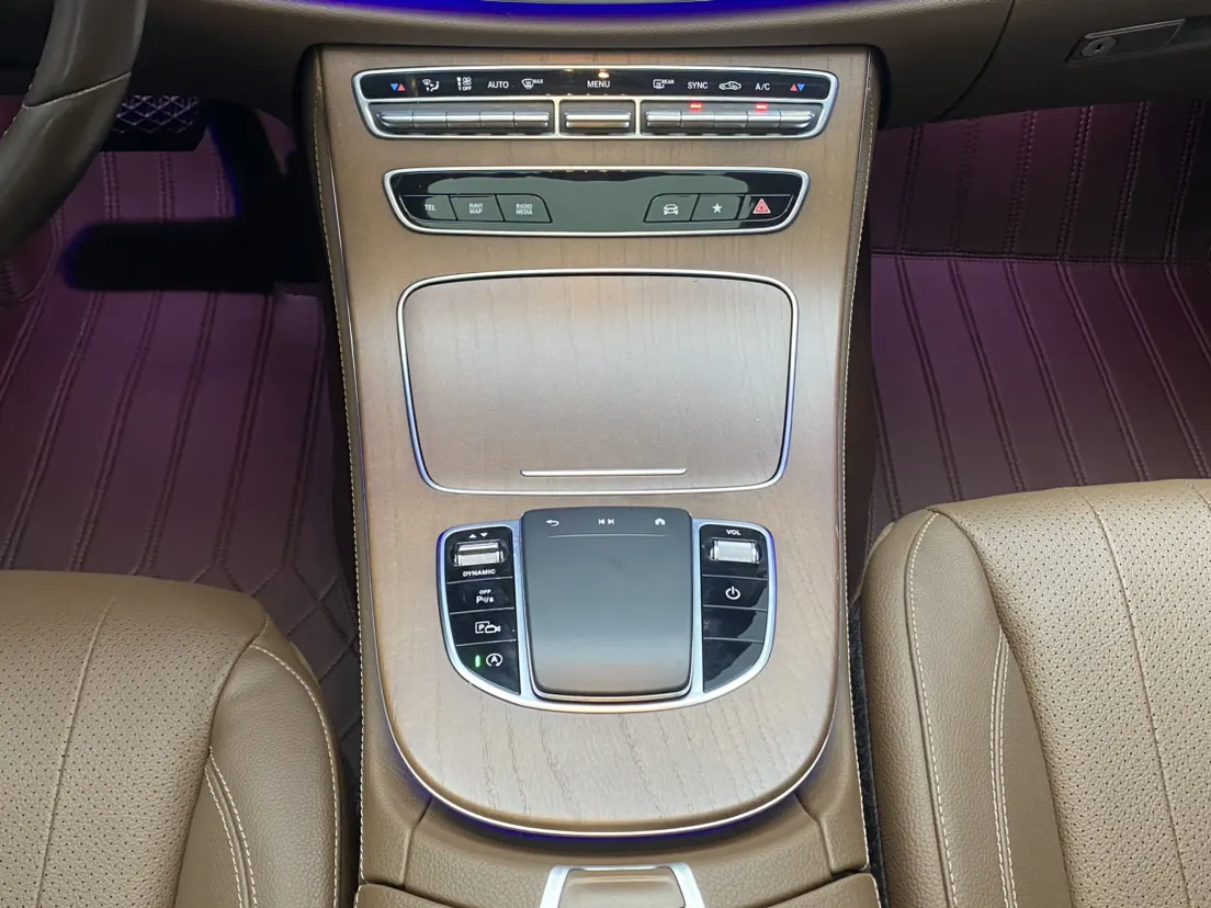 Mercedes-Benz E 300 L, 2023 22
