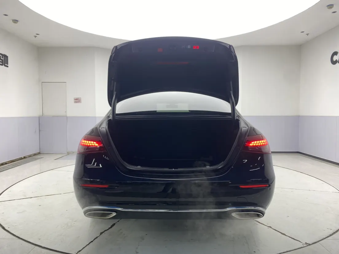 Mercedes-Benz E 300 L, 2023 31