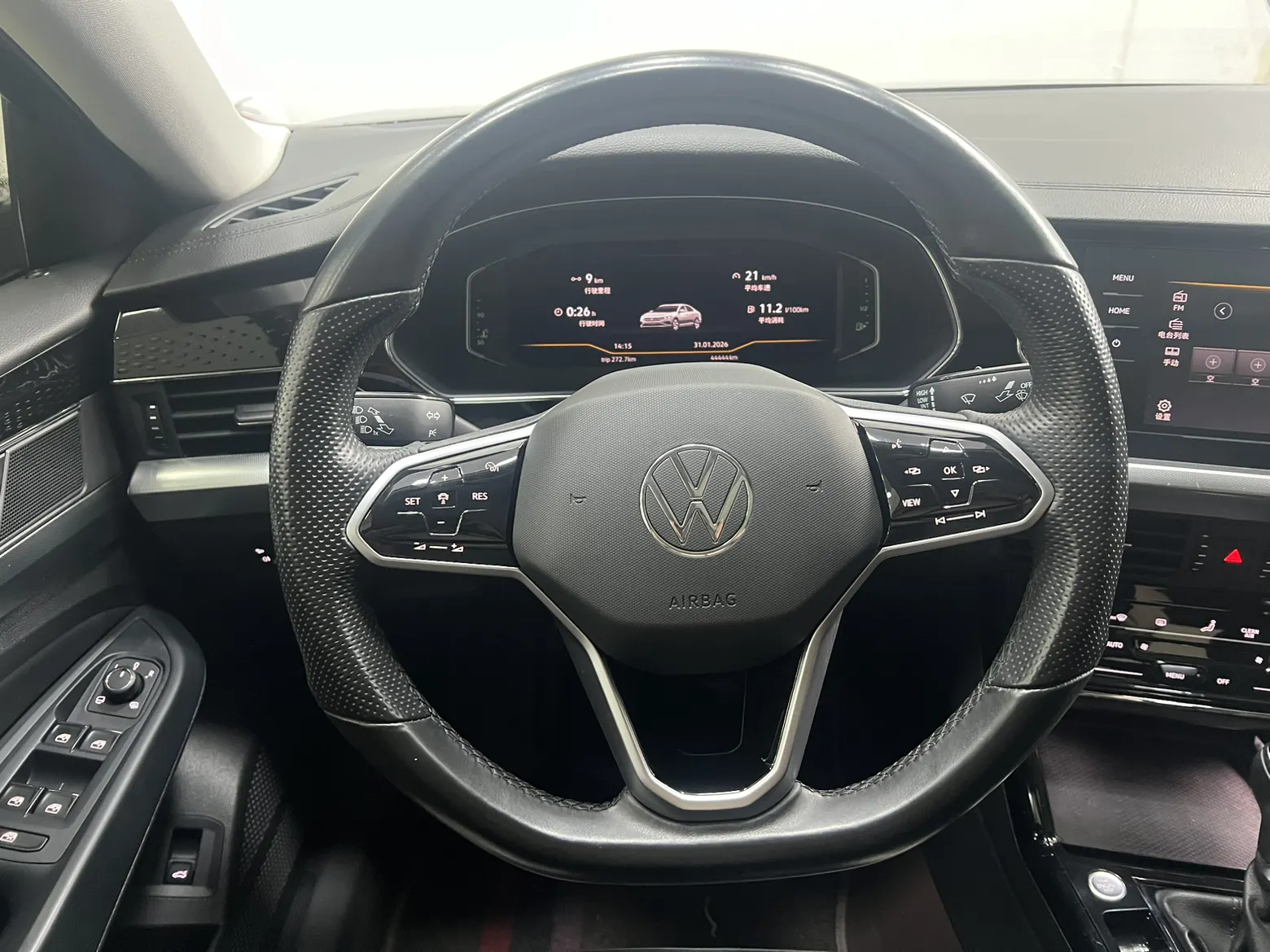 Volkswagen Passat, 2023 9