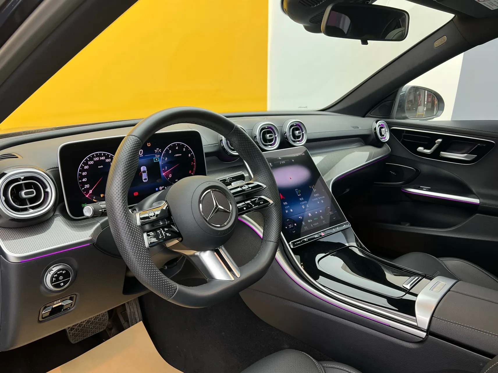 Mercedes-Benz C 260 L, 2024 30