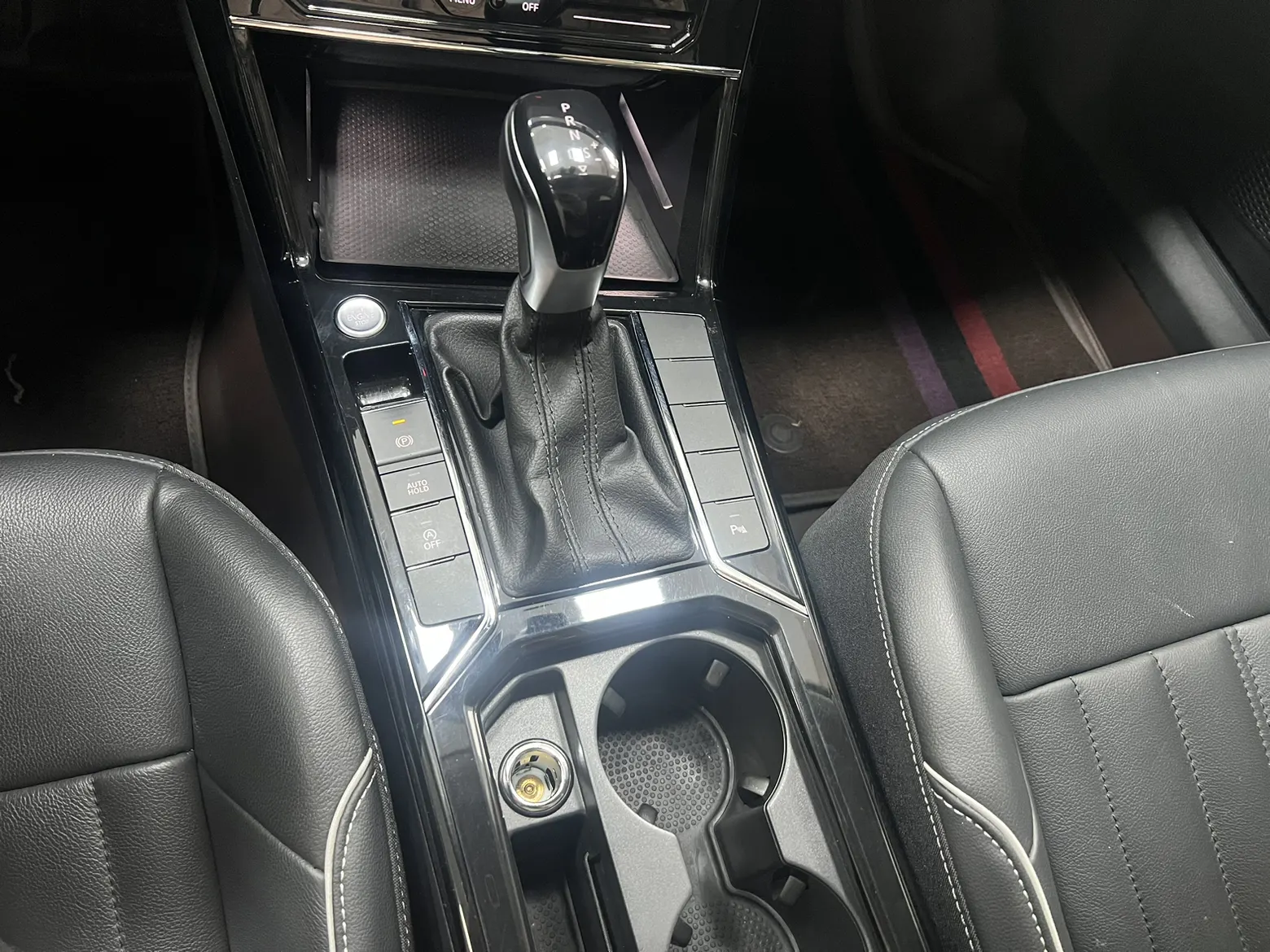 Volkswagen Passat, 2023 14