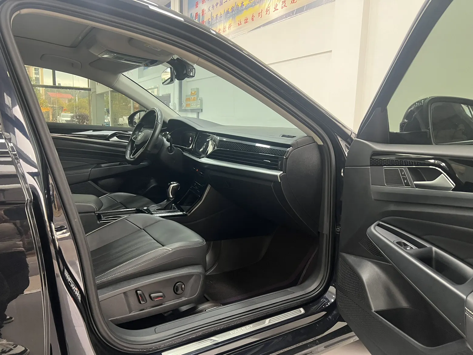Volkswagen Passat, 2023 12