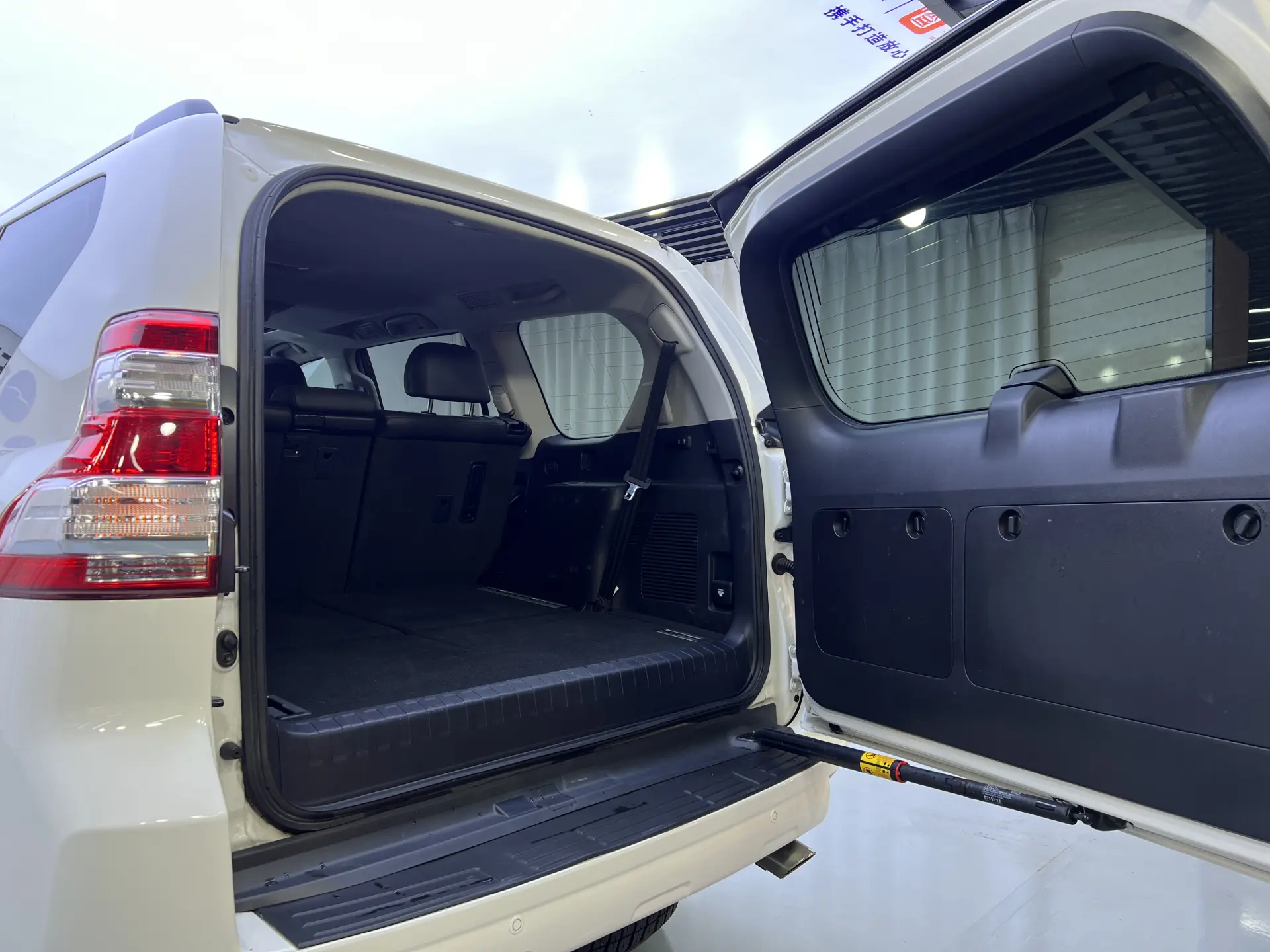 Toyota Prado, 2015 13