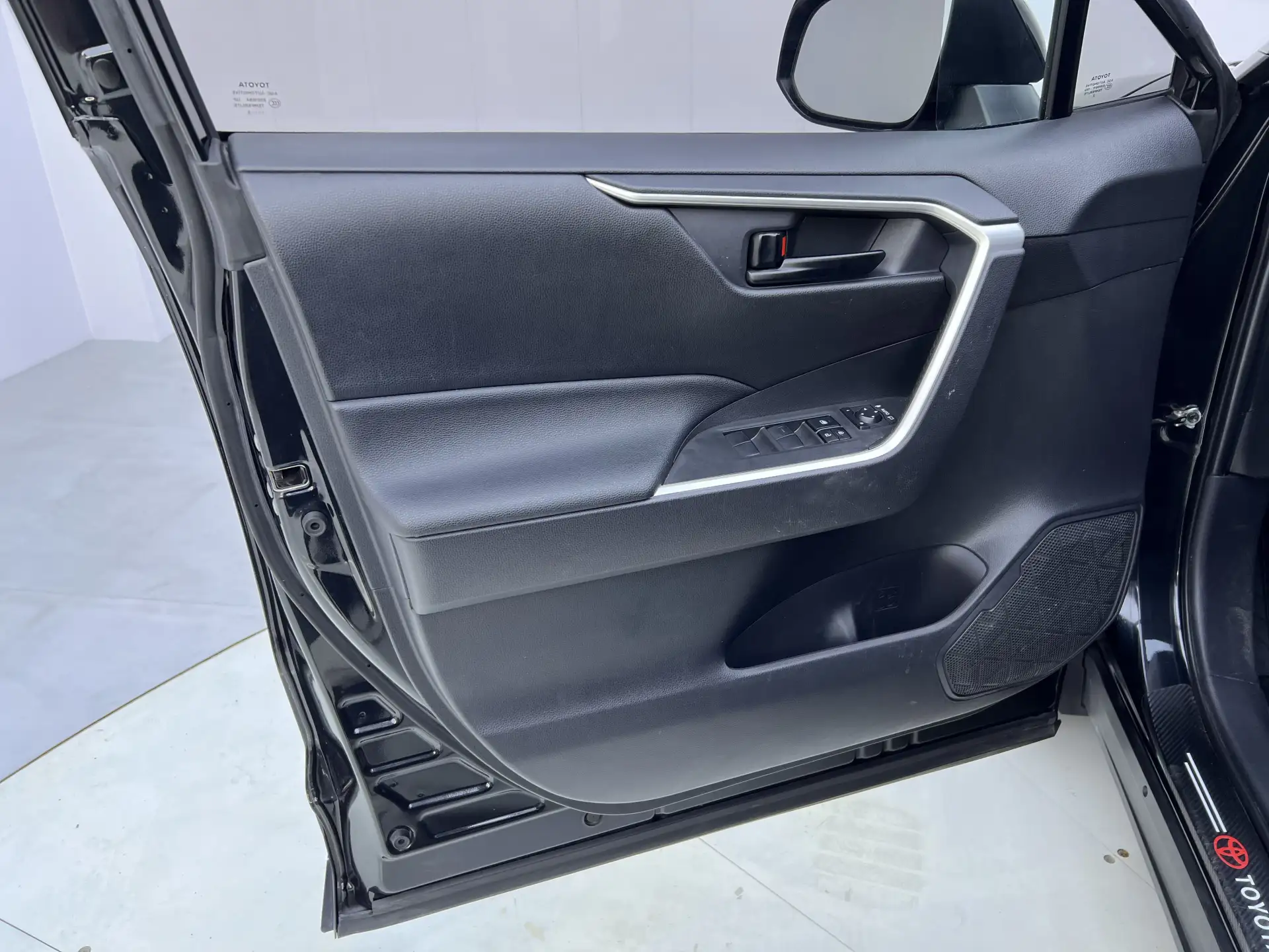Toyota Wildlander, 2023 17