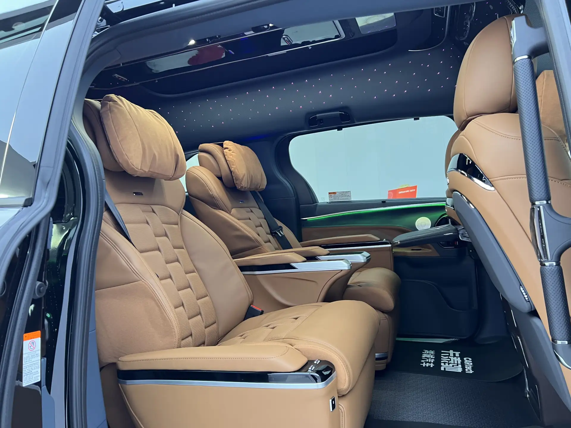Toyota Granvia, 2025 40