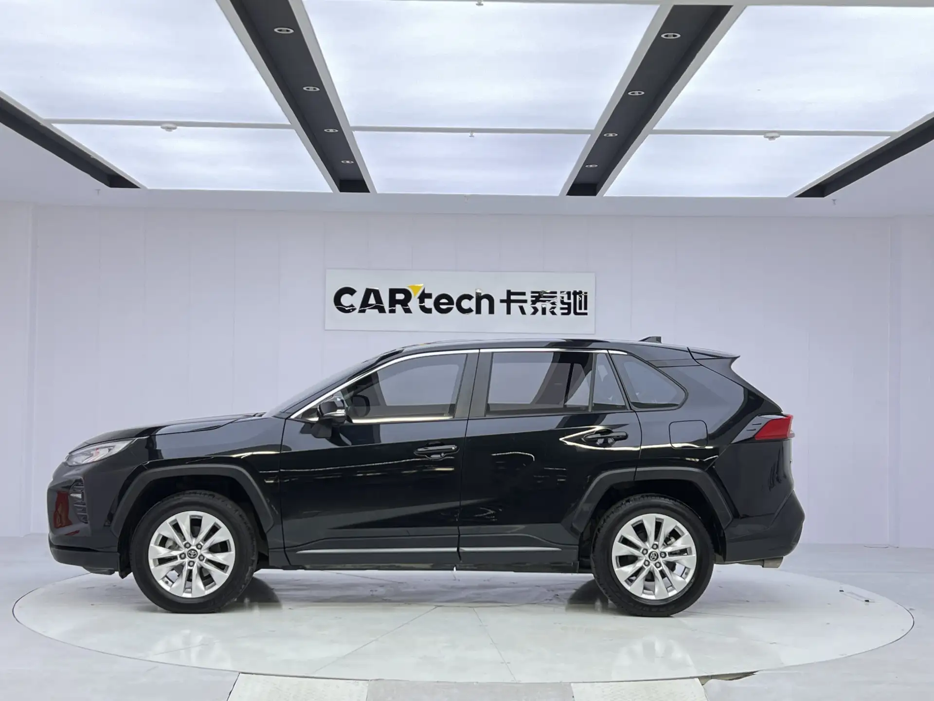 Toyota Wildlander, 2023 8