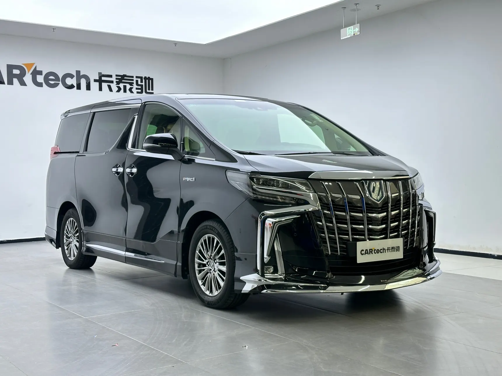 Toyota Alphard, 2022 2