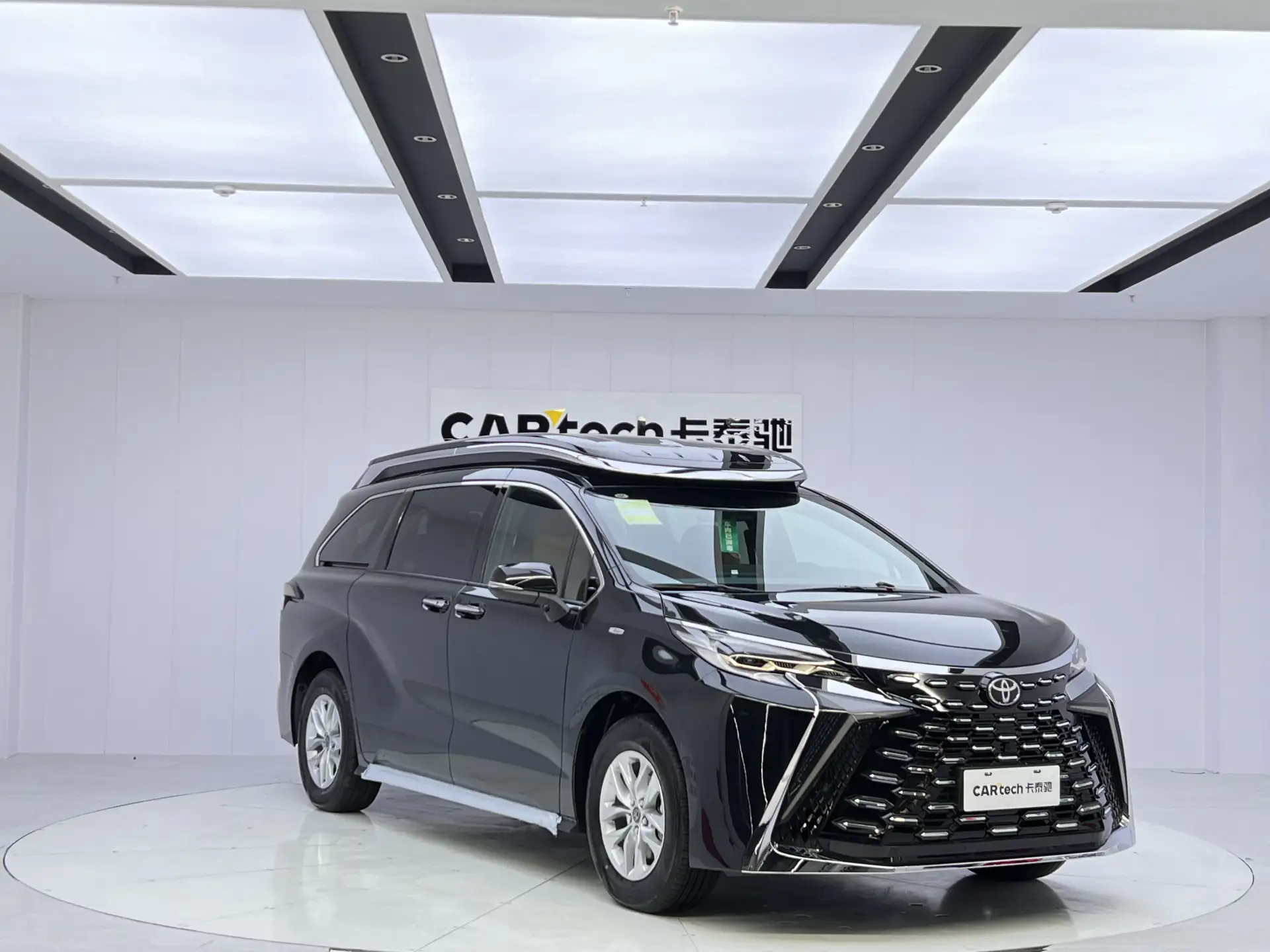 Toyota Granvia, 2025 2