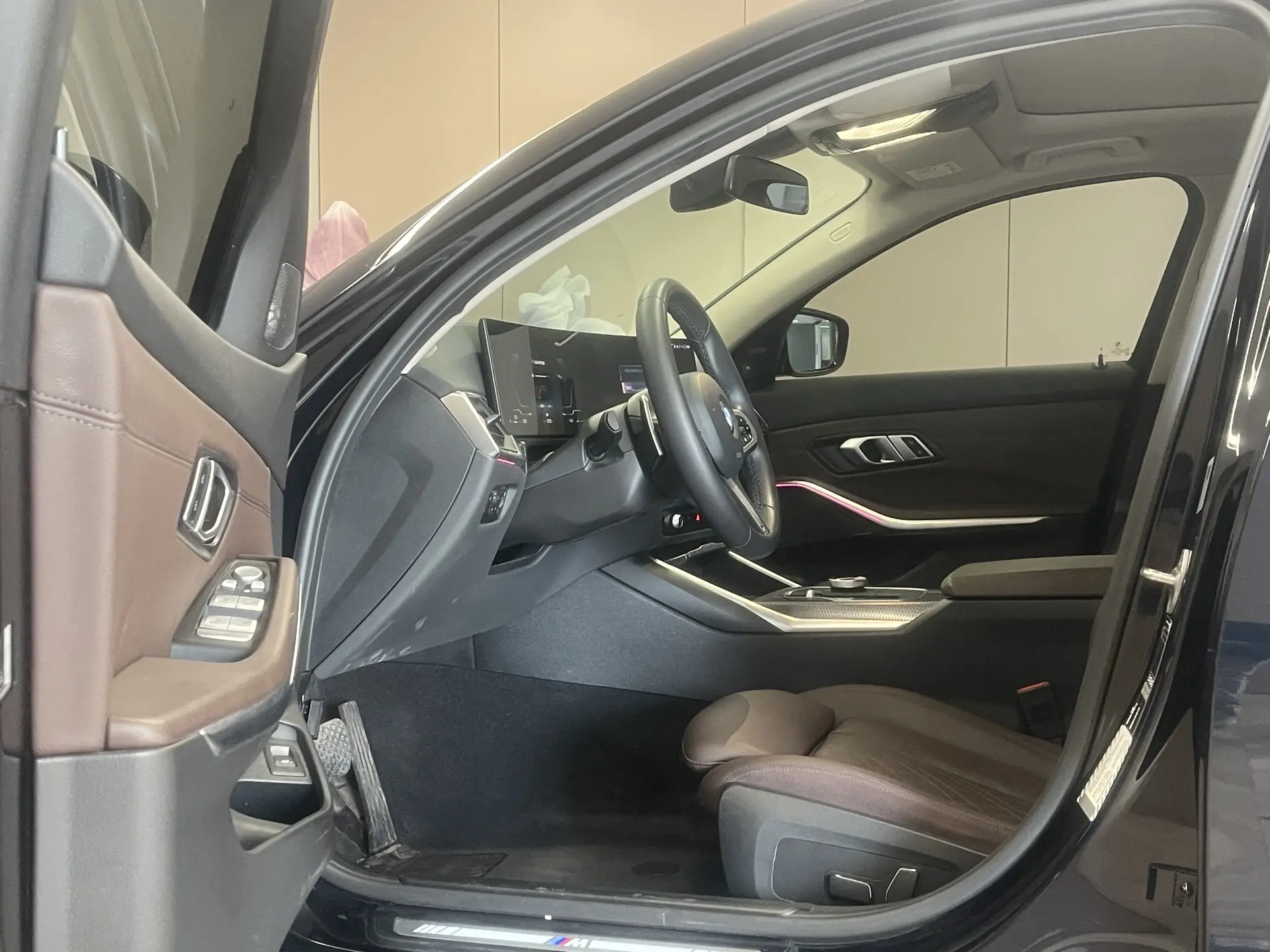 BMW 325Li, 2024 17
