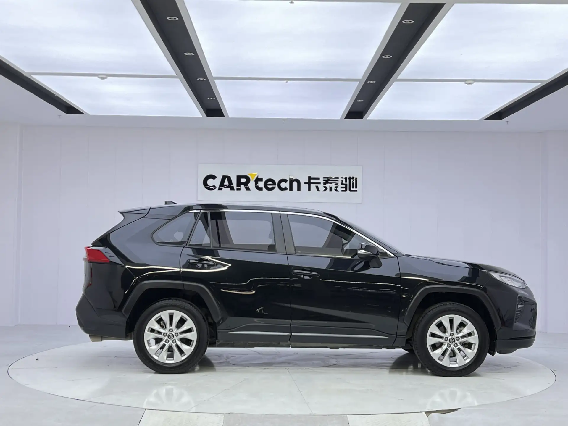 Toyota Wildlander, 2023 4