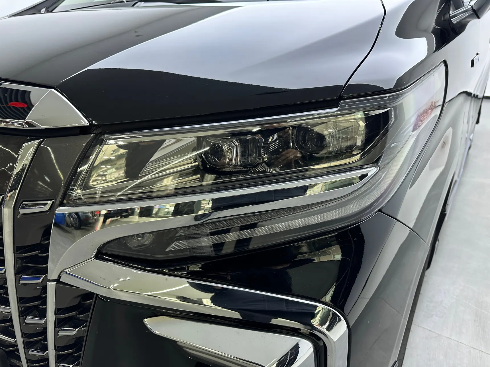 Toyota Alphard, 2022 9