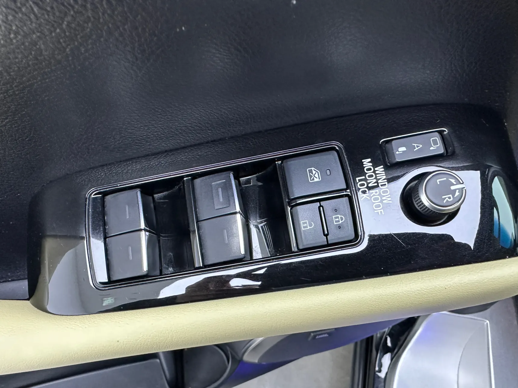 Toyota Alphard, 2022 23