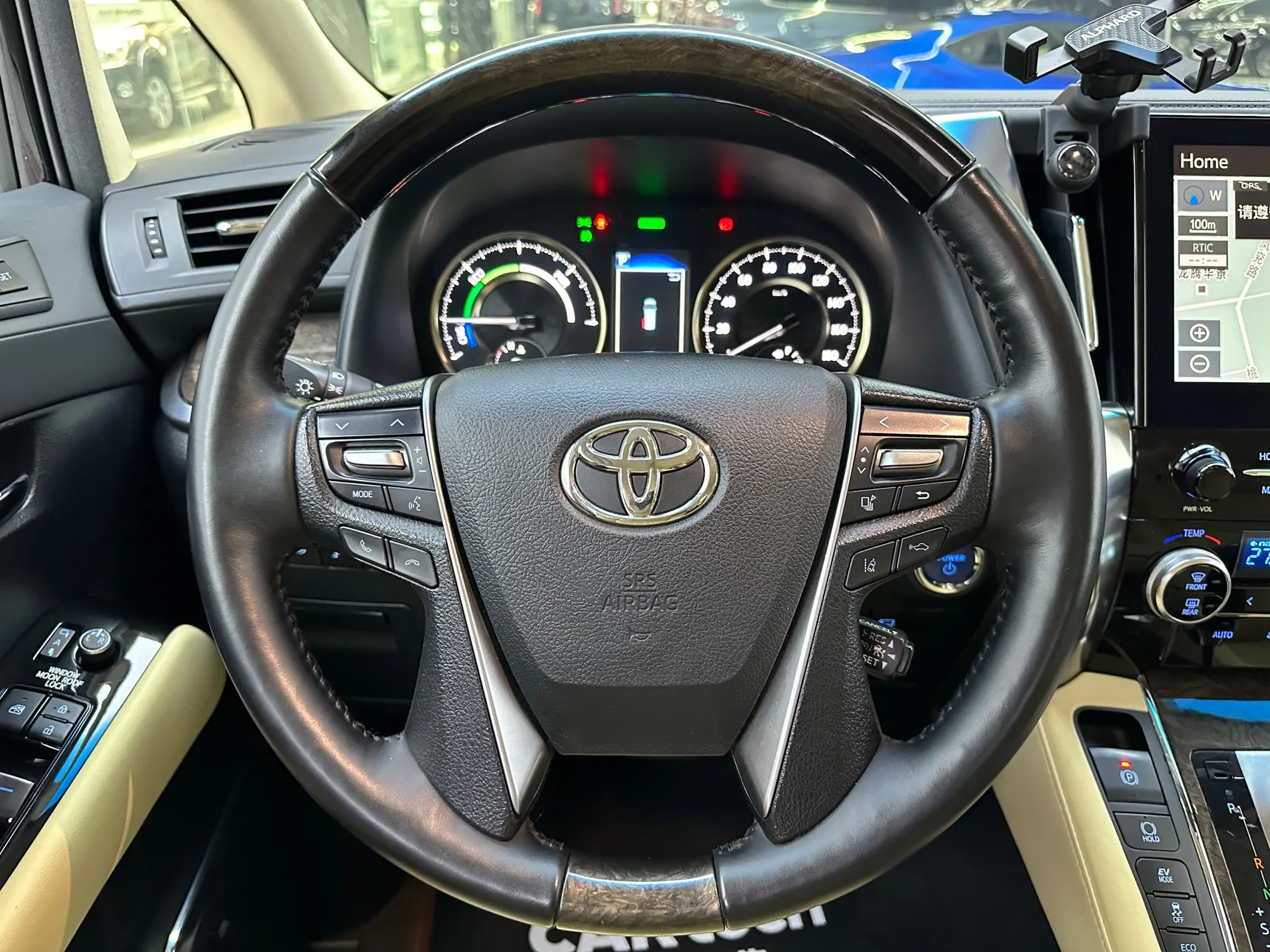 Toyota Alphard, 2022 26