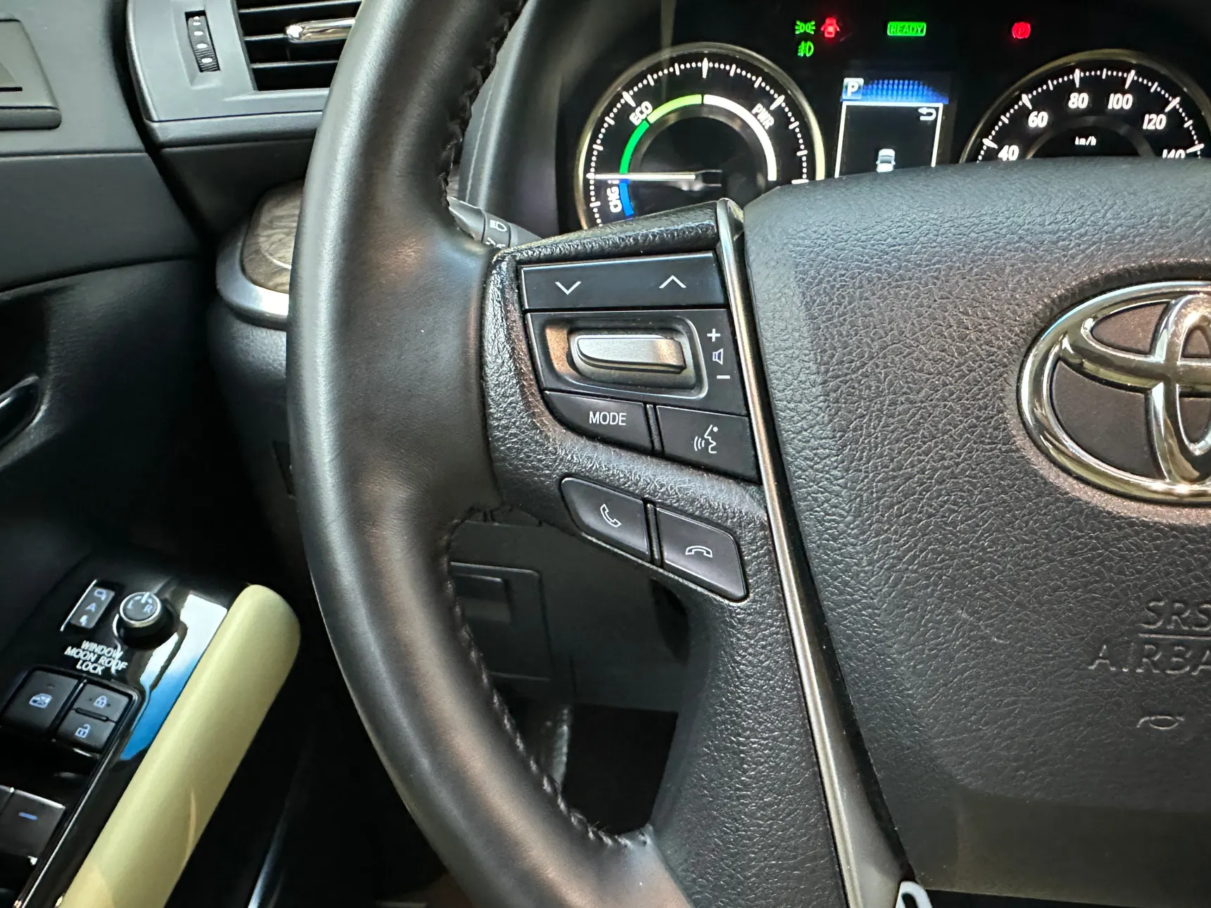 Toyota Alphard, 2022 14