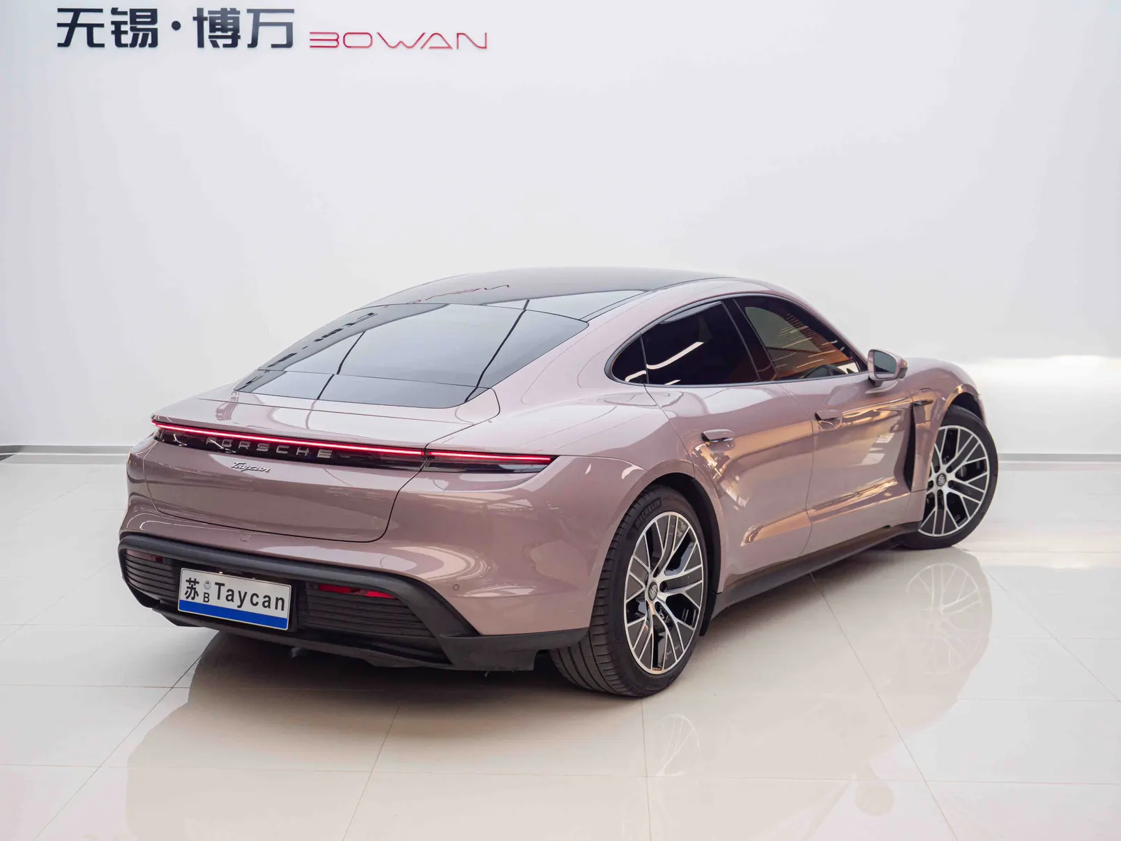 Porsche Taycan, 2022 4
