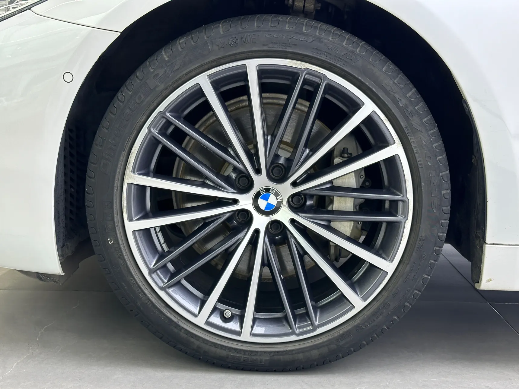 BMW 530Li, 2020 11