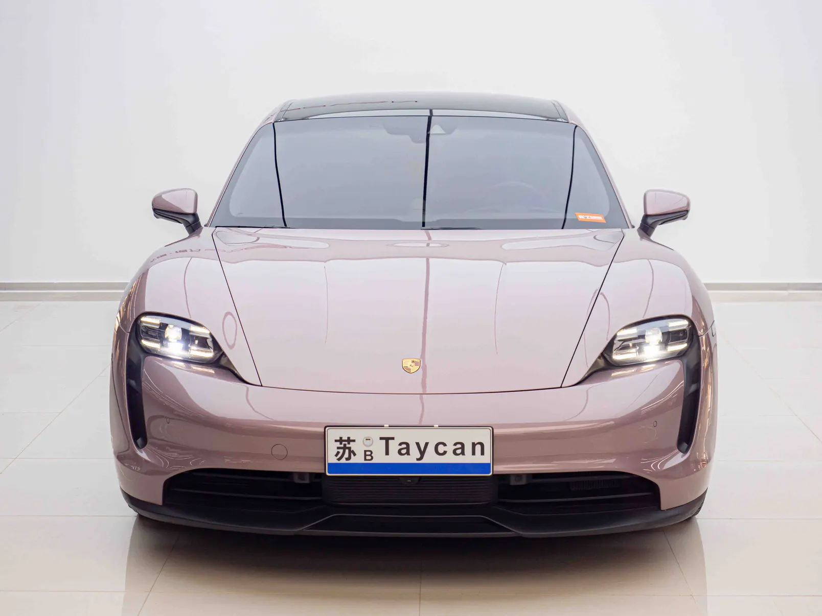 Porsche Taycan, 2022 2