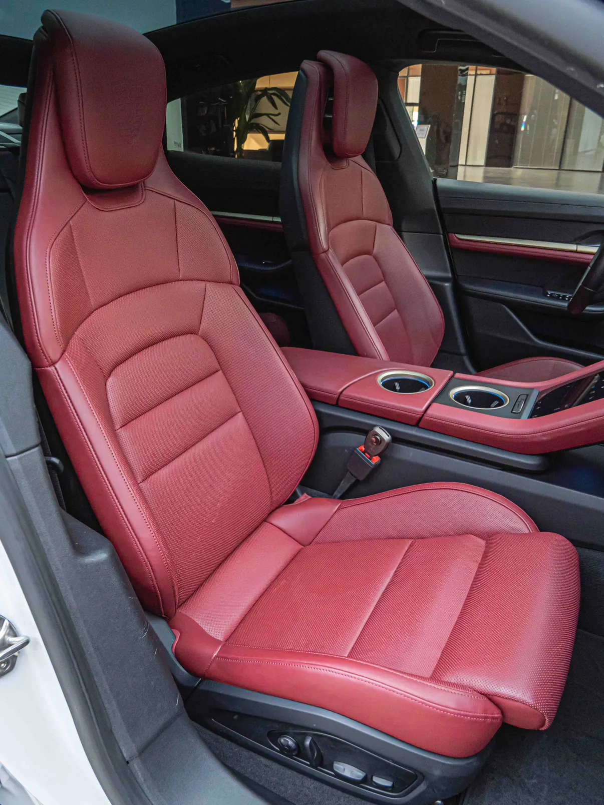 Porsche Taycan, 2024 все фото