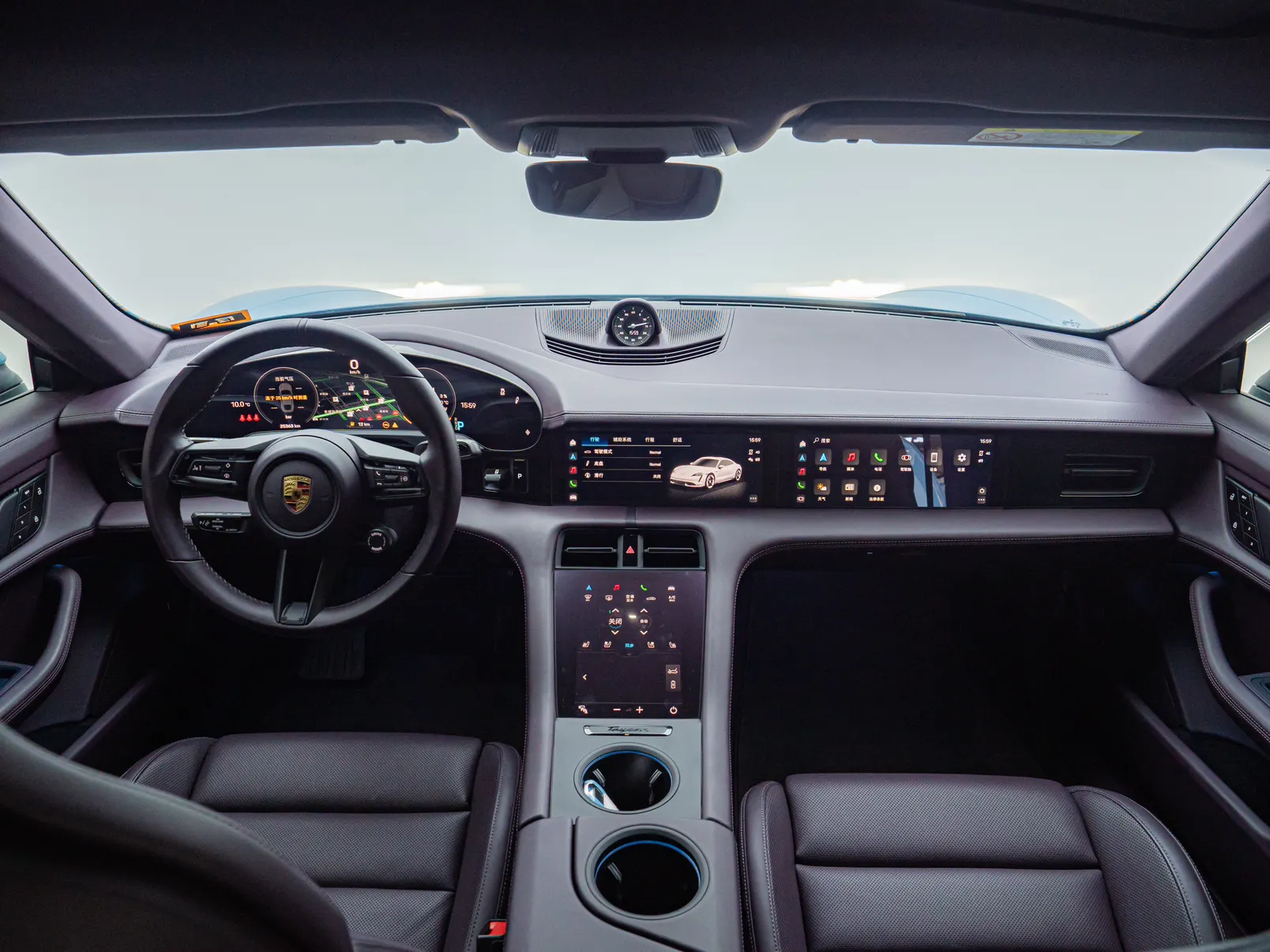 Porsche Taycan, 2023 14
