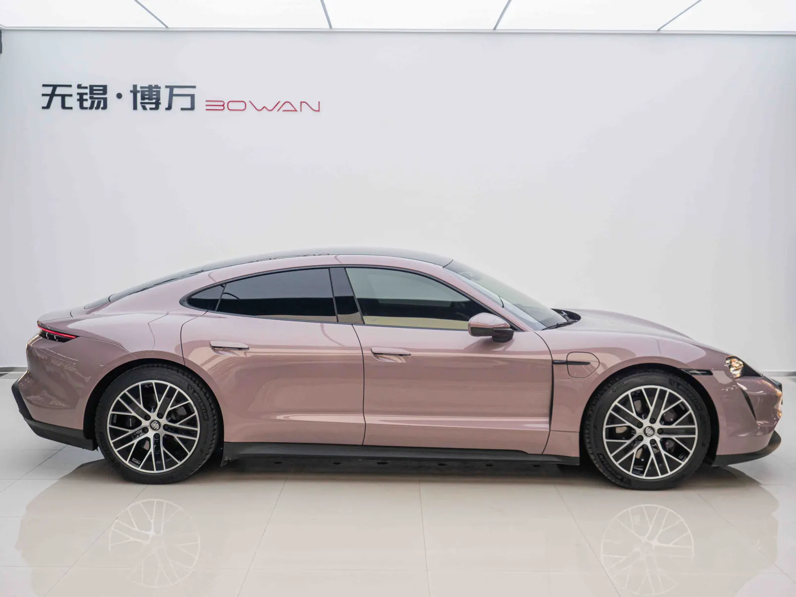 Porsche Taycan, 2022 3