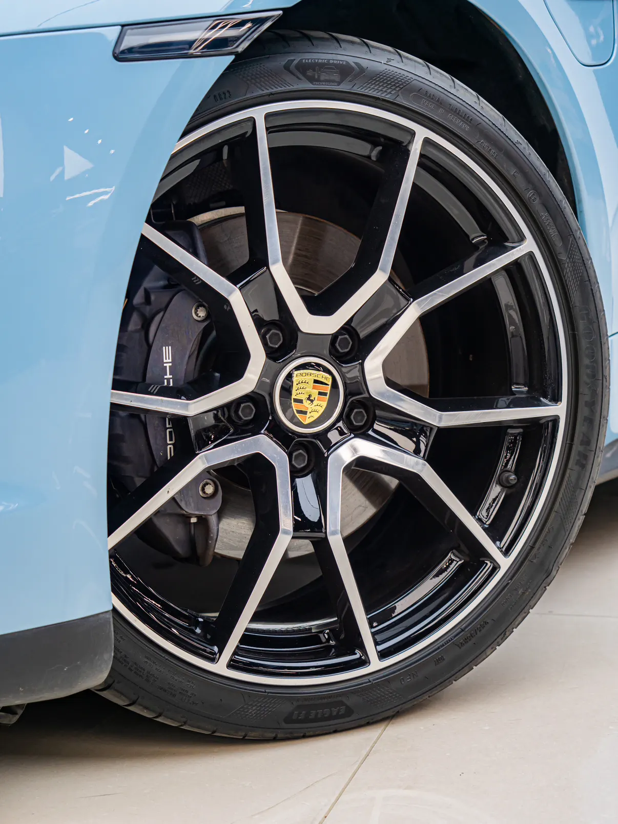 Porsche Taycan, 2023 8