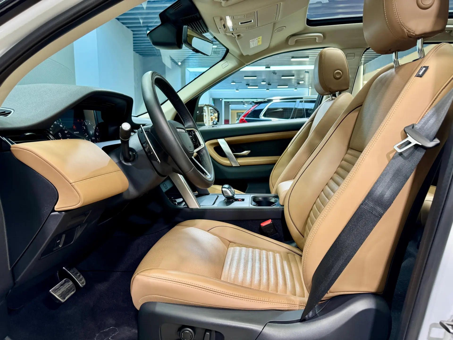 Land Rover Discovery Sport, 2024 13