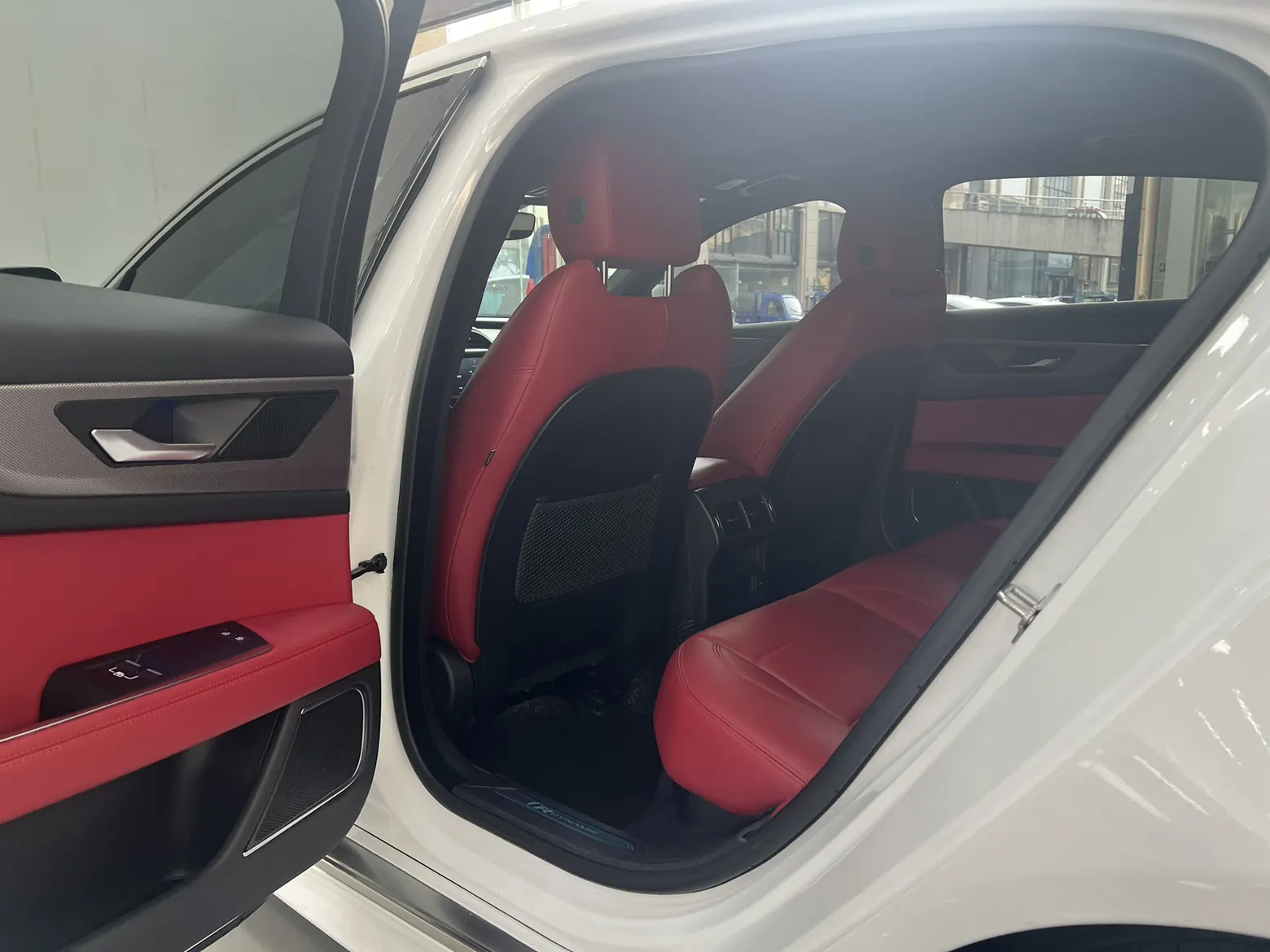 Jaguar XEL, 2023 14