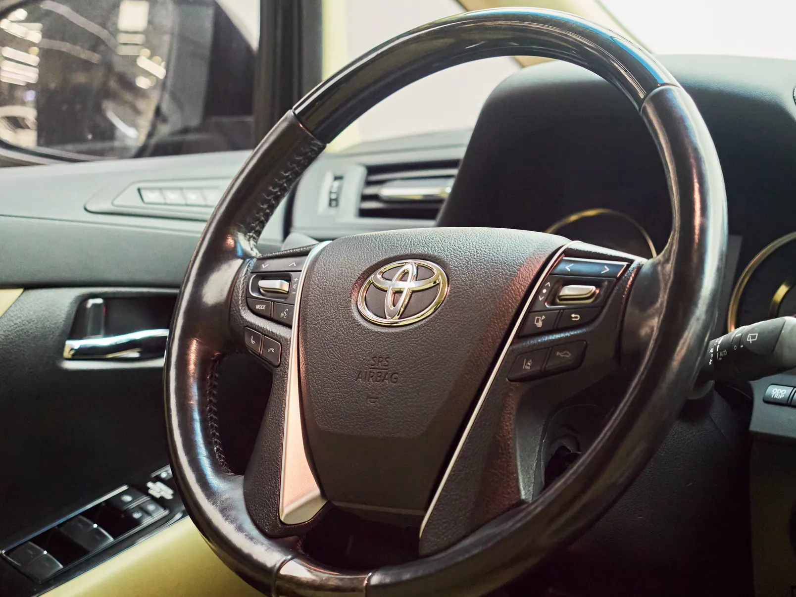 Toyota Vellfire, 2021 8