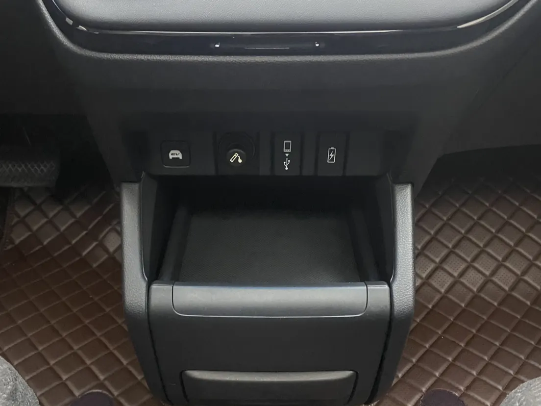 Honda Elysion, 2025 21