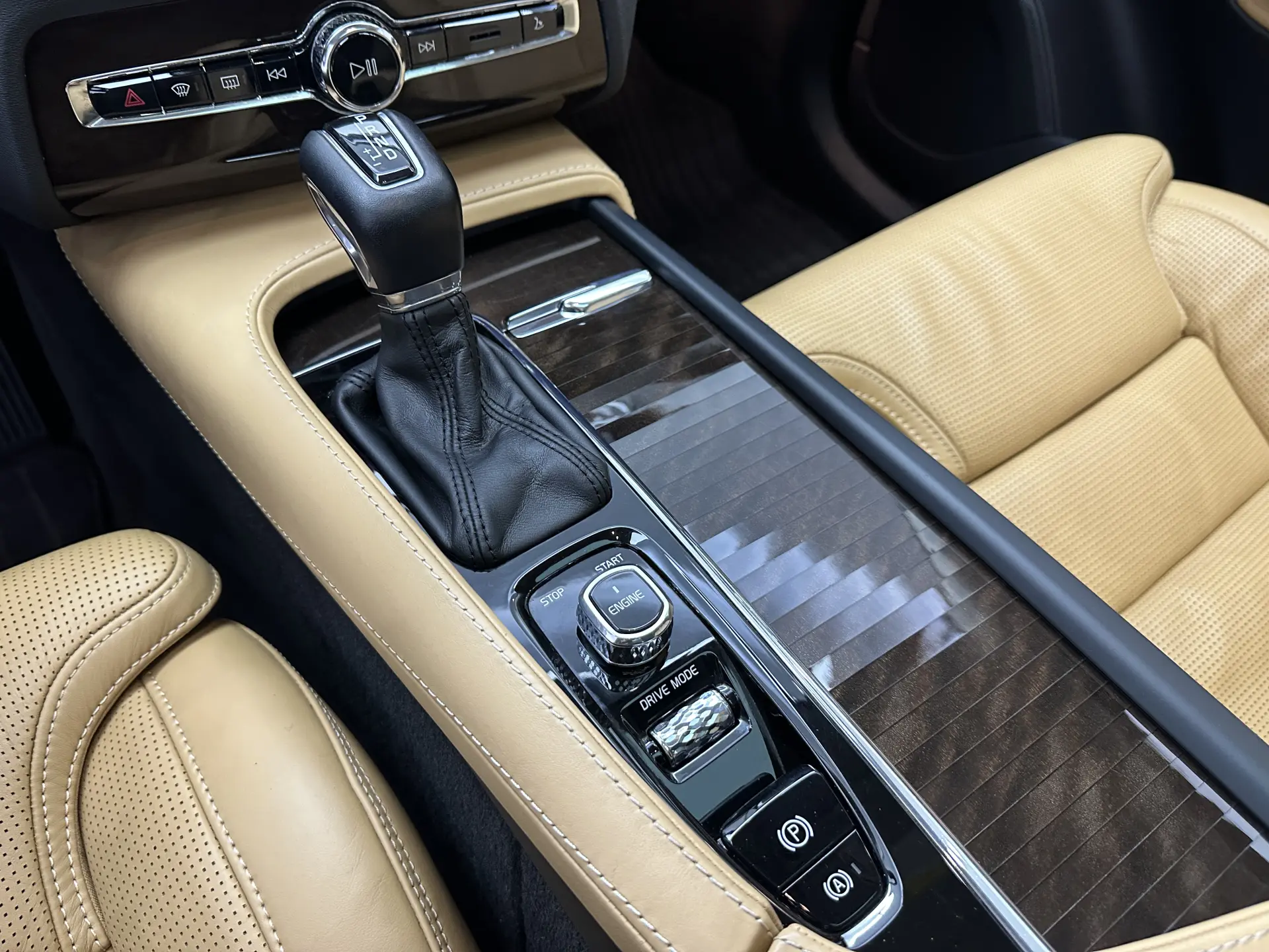 Volvo XC90, 2016 25