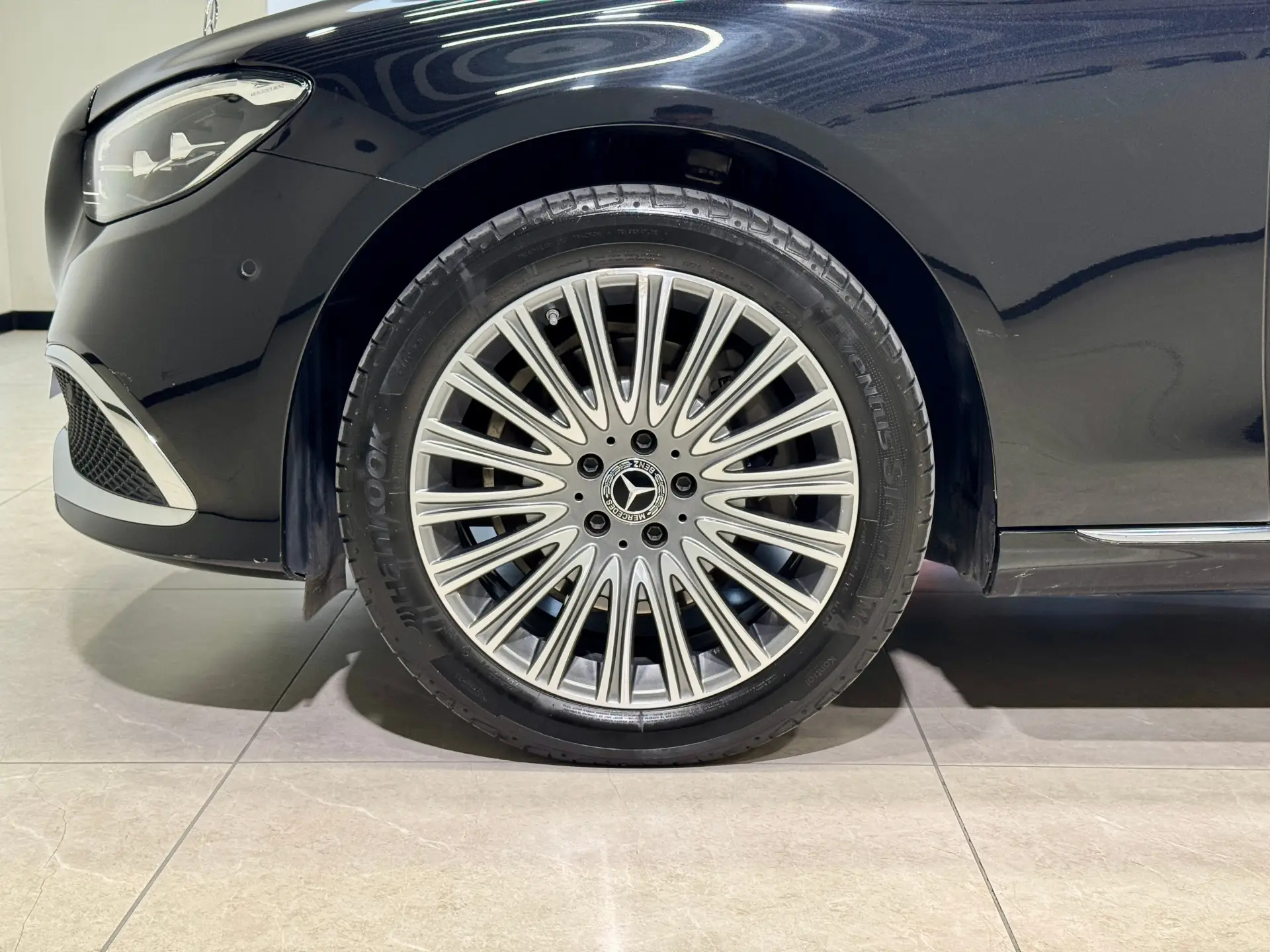 Mercedes-Benz E 300 L, 2022 10