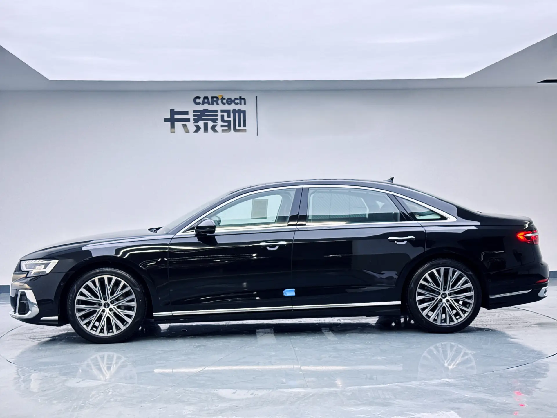 Audi A8L 50 TFSI, 2026 8