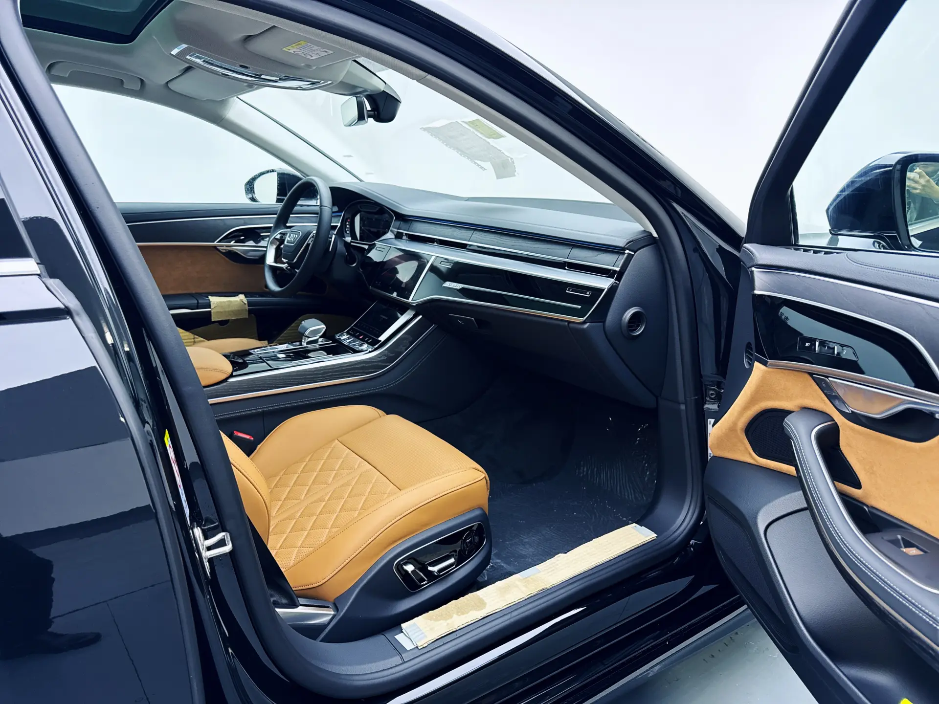 Audi A8L 50 TFSI, 2026 18