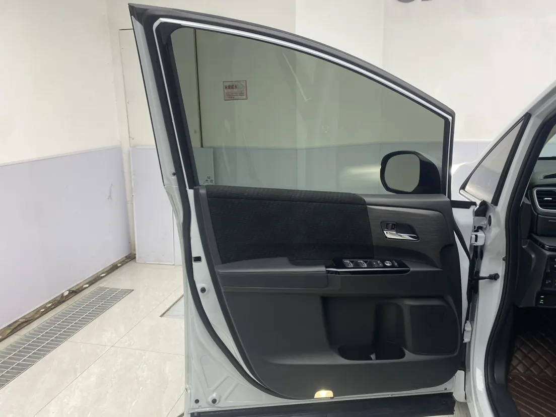 Honda Elysion, 2025 16