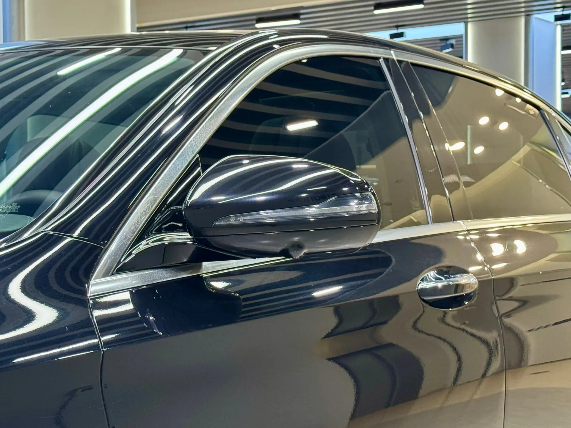 Mercedes-Benz E 300 L, 2022 9