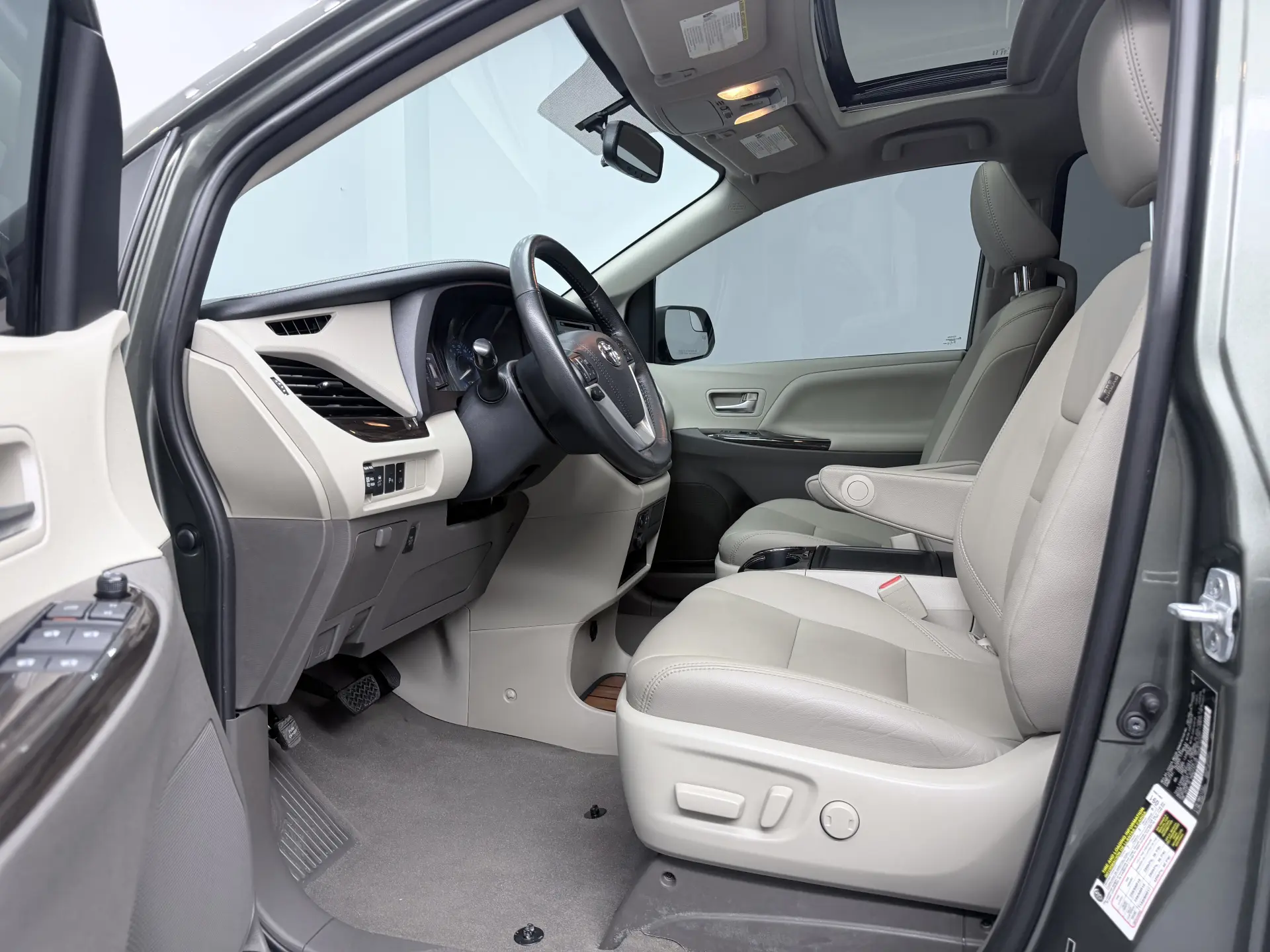 Toyota Sienna, 2020 16