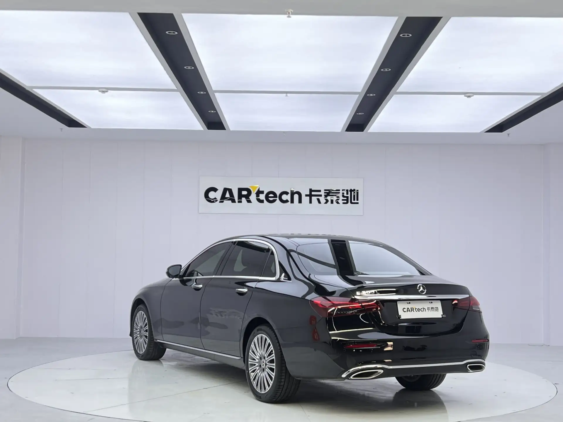 Mercedes-Benz E 300 L, 2023 7