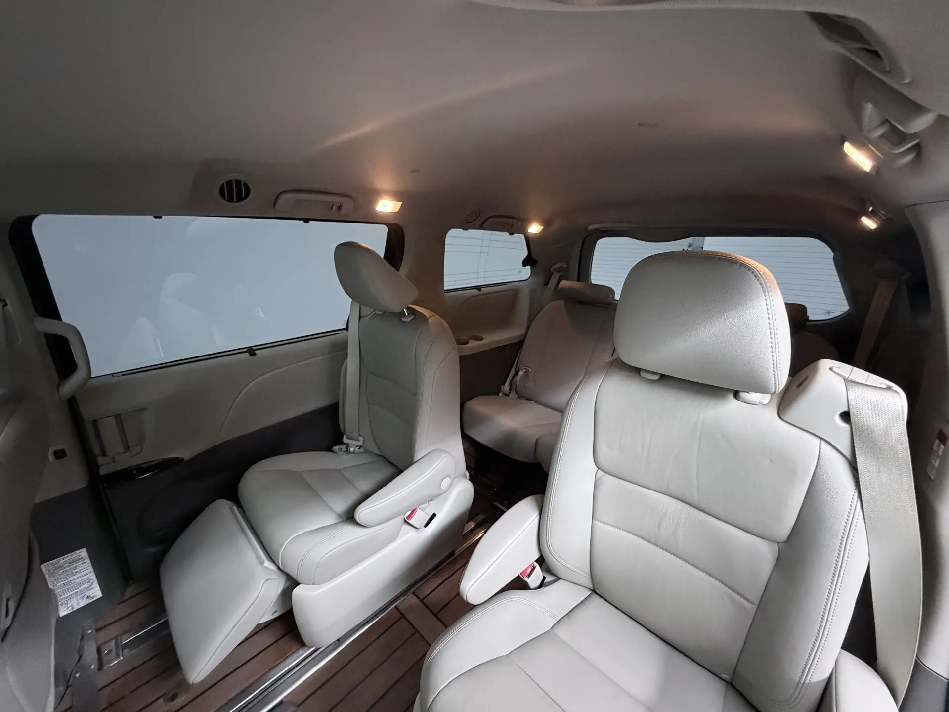 Toyota Sienna, 2020 19