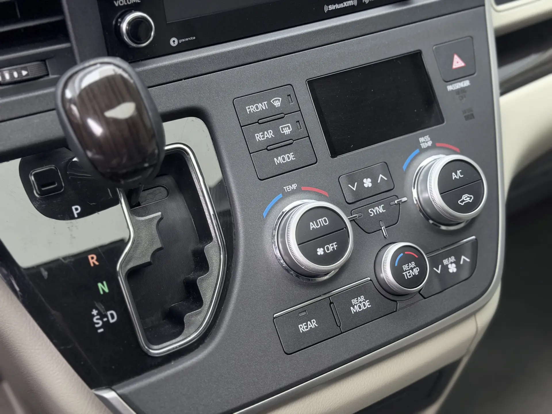 Toyota Sienna, 2020 30