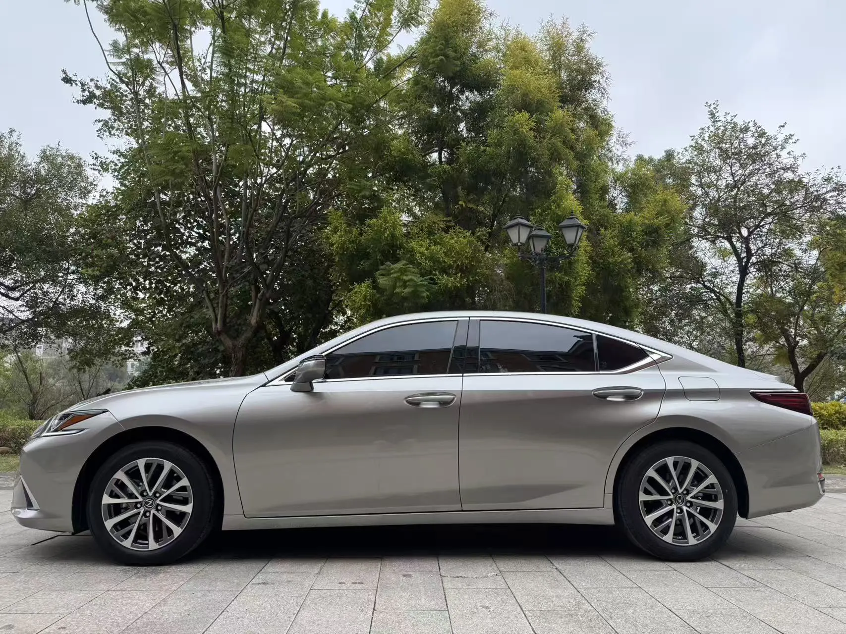 Lexus ES 200, 2024 7