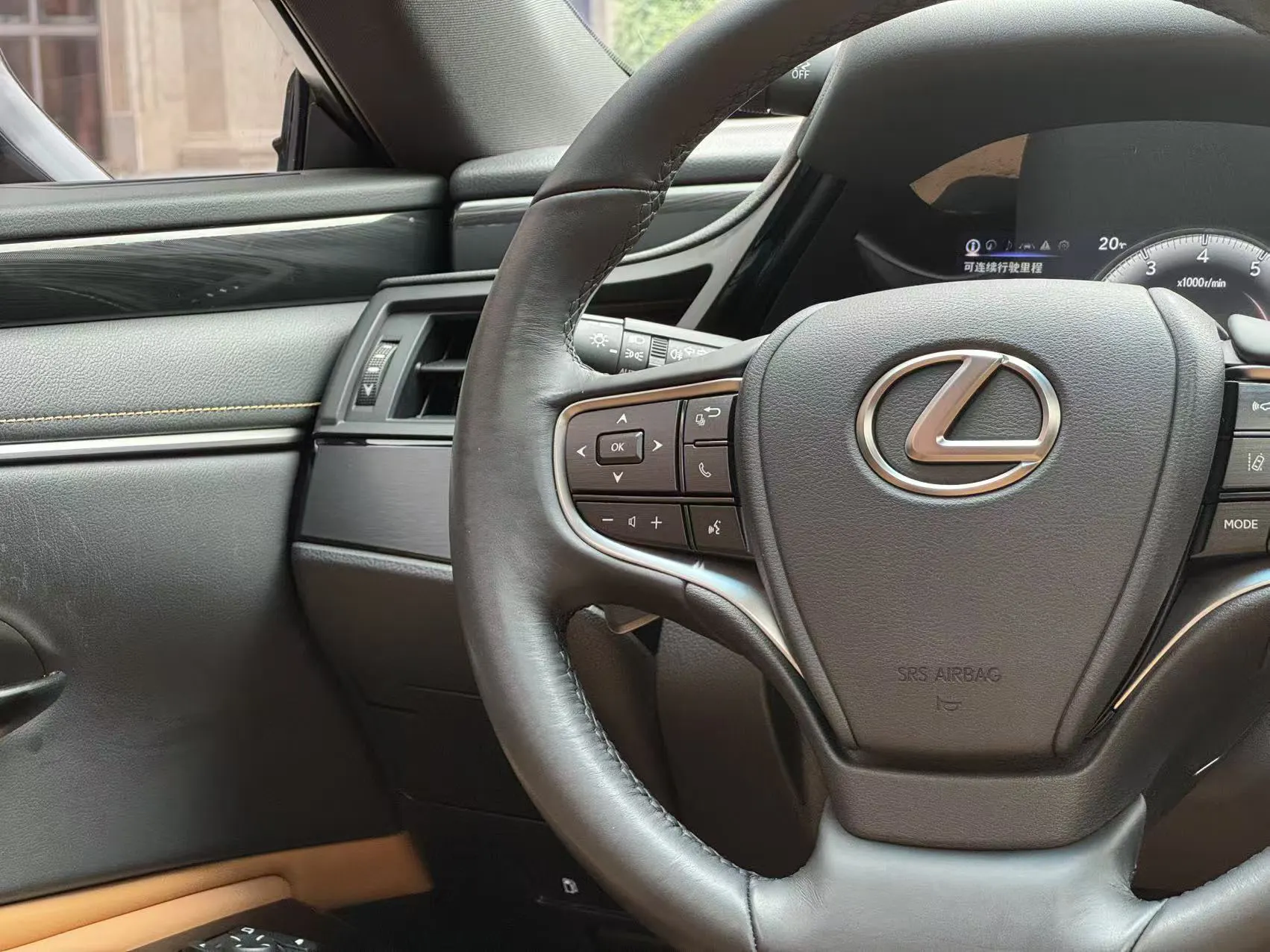 Lexus ES 200, 2024 18