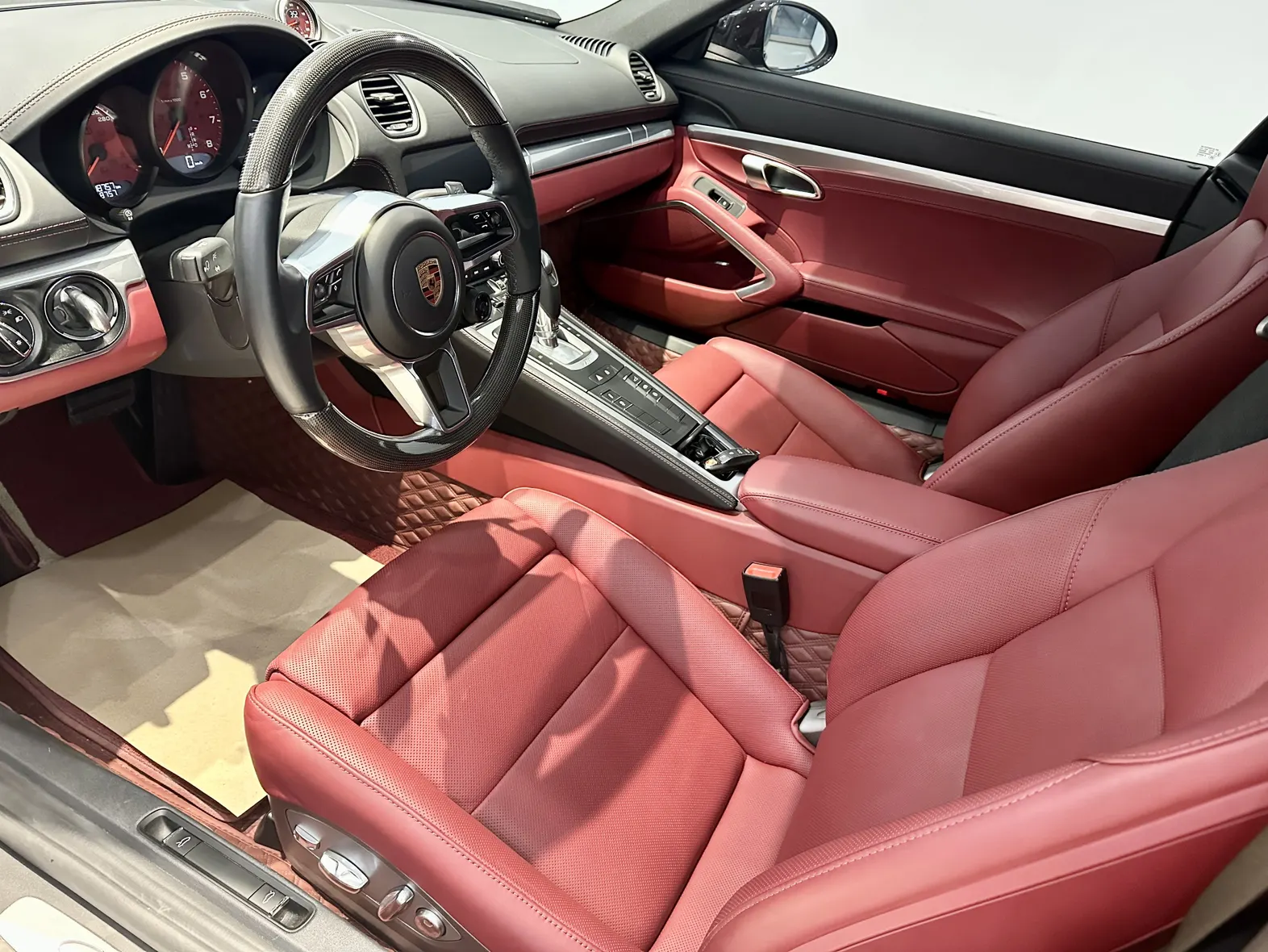 Porsche Cayman, 2024 11