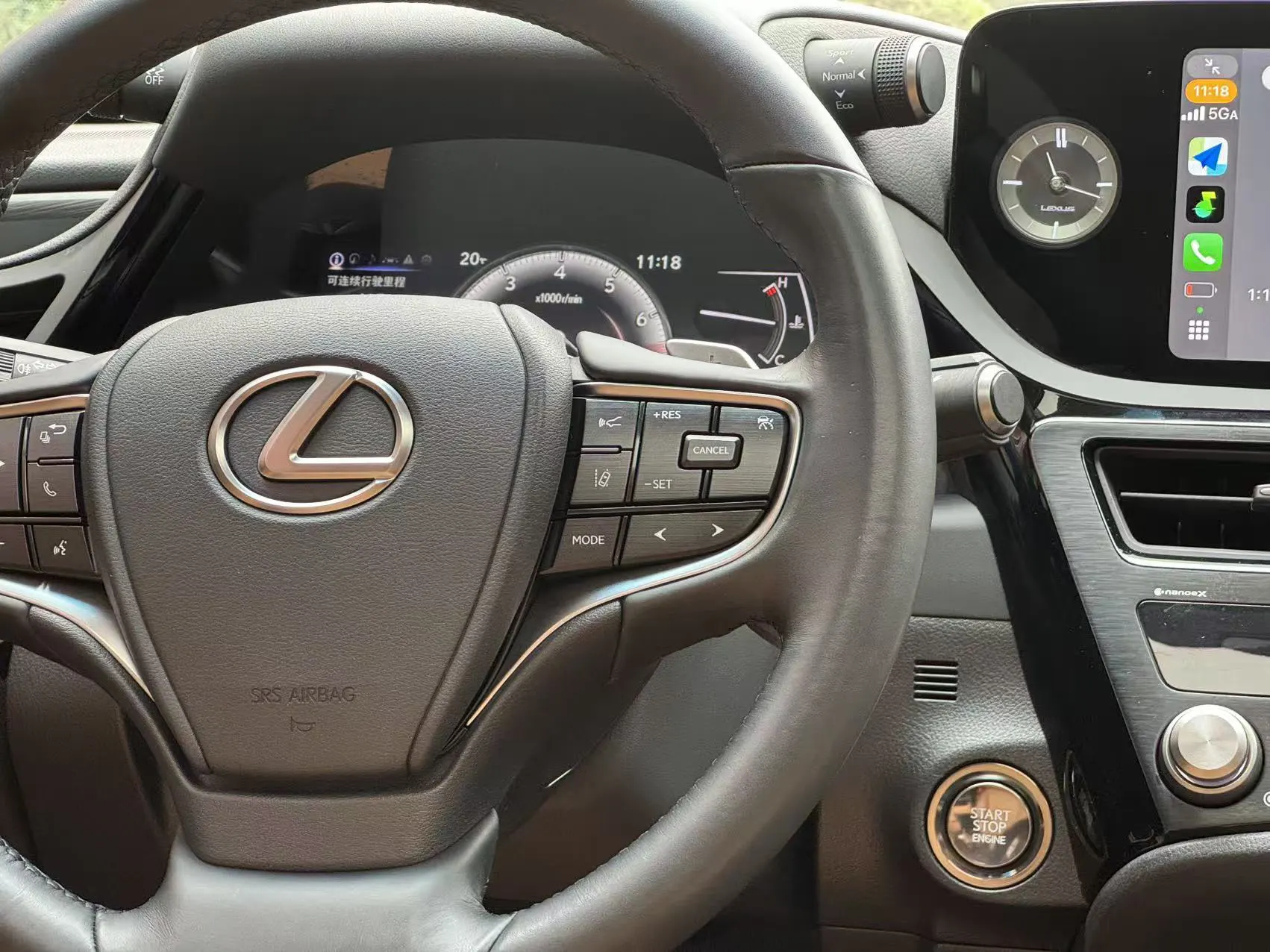 Lexus ES 200, 2024 29