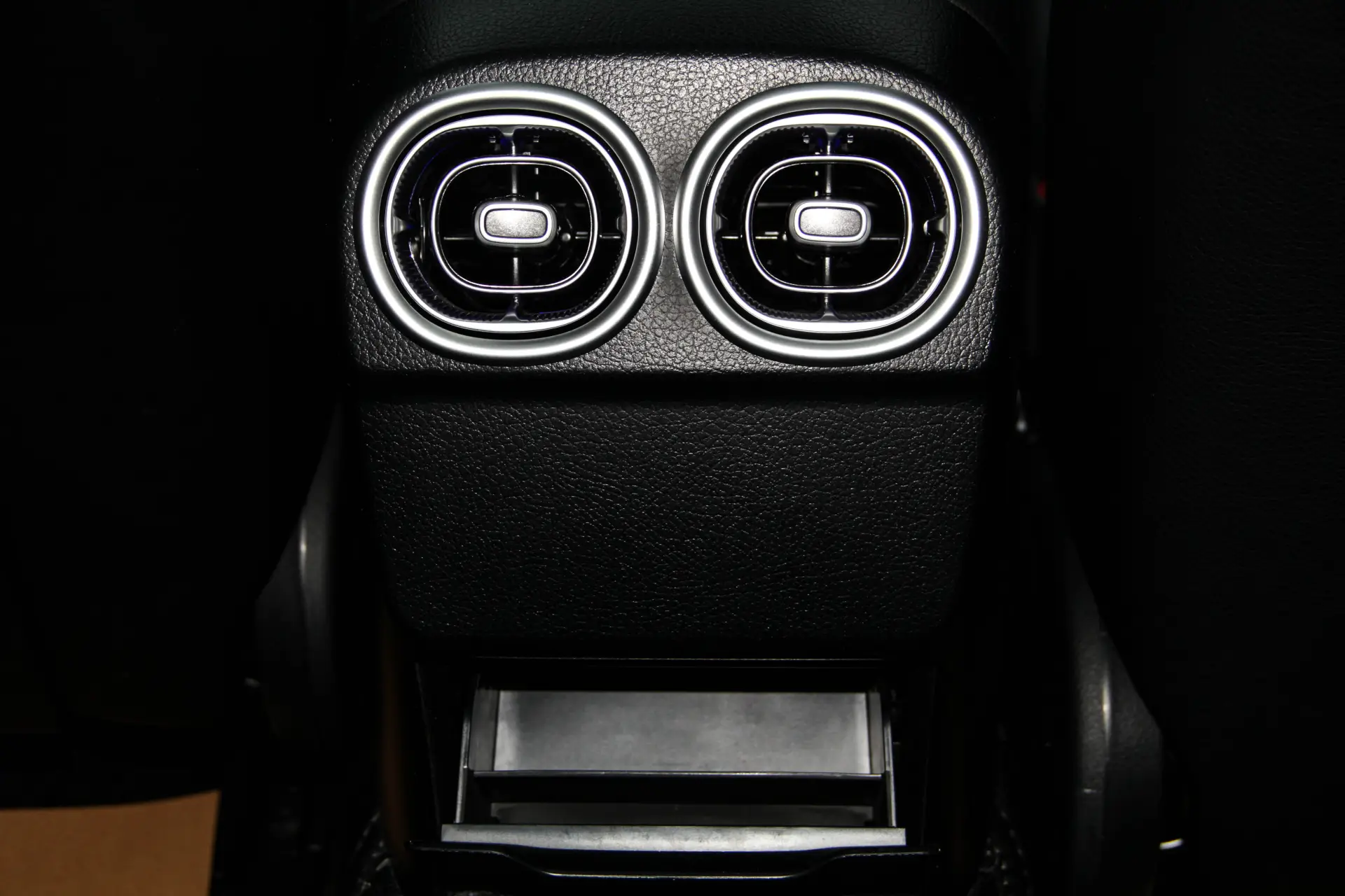 Mercedes-Benz C 260 L, 2025 22
