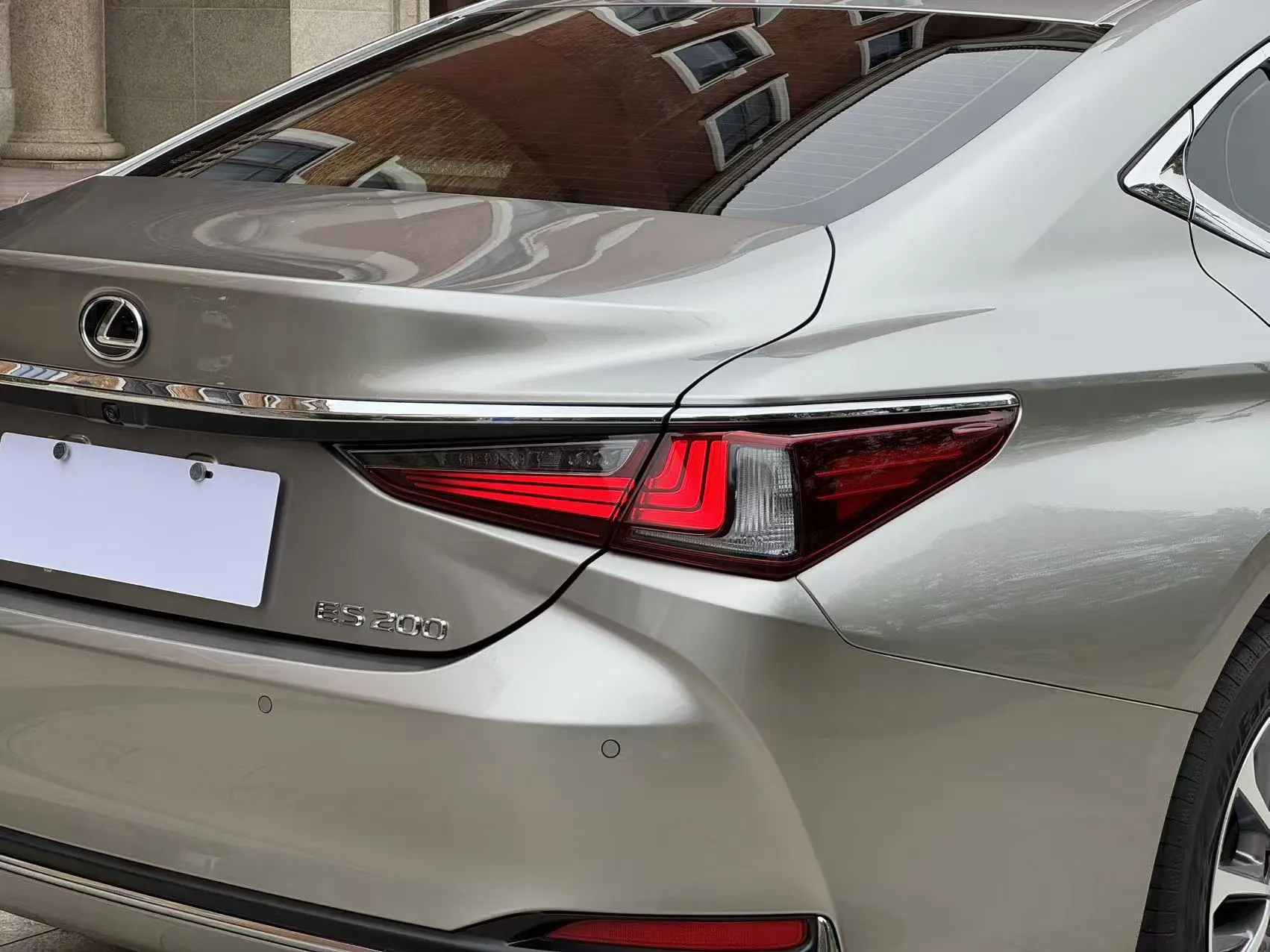 Lexus ES 200, 2024 13