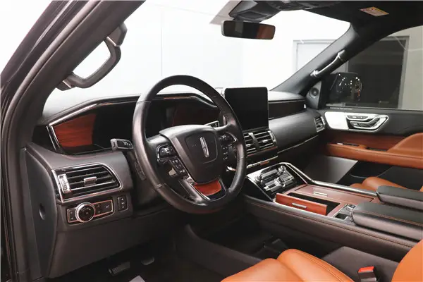 Lincoln Navigator, 2022 13