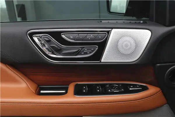 Lincoln Navigator, 2022 11