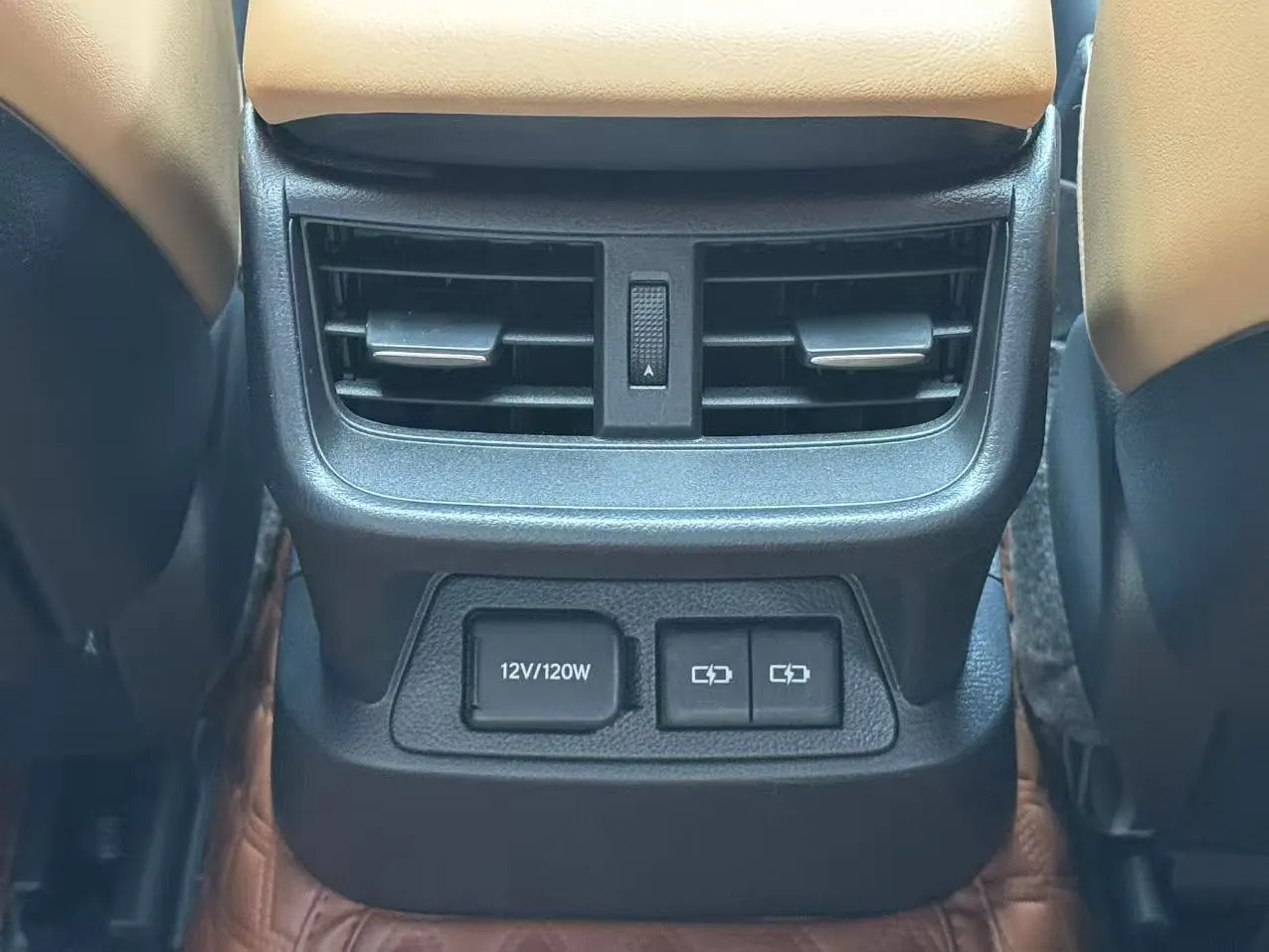 Lexus ES 200, 2024 31
