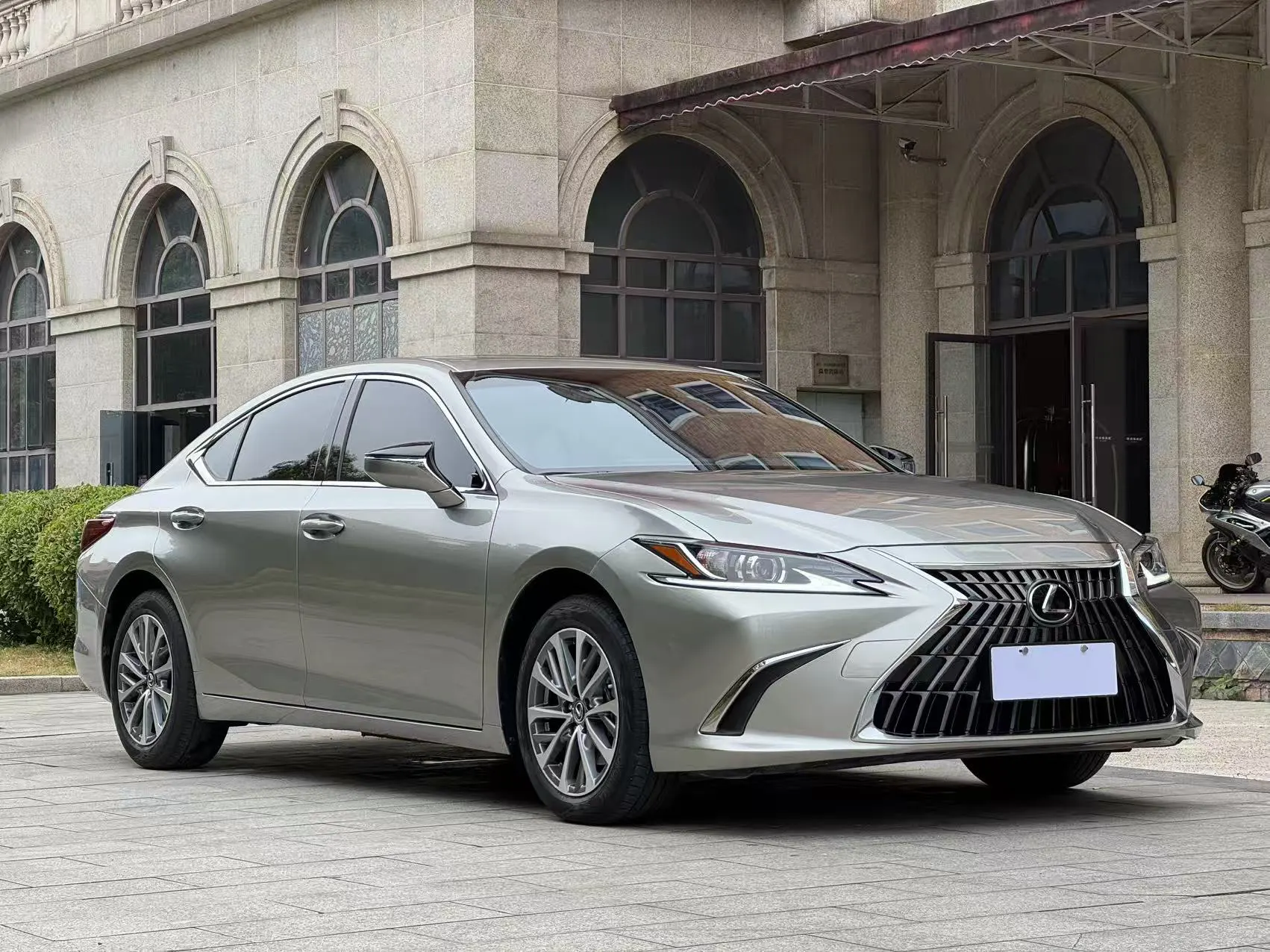 Lexus ES 200, 2024 2
