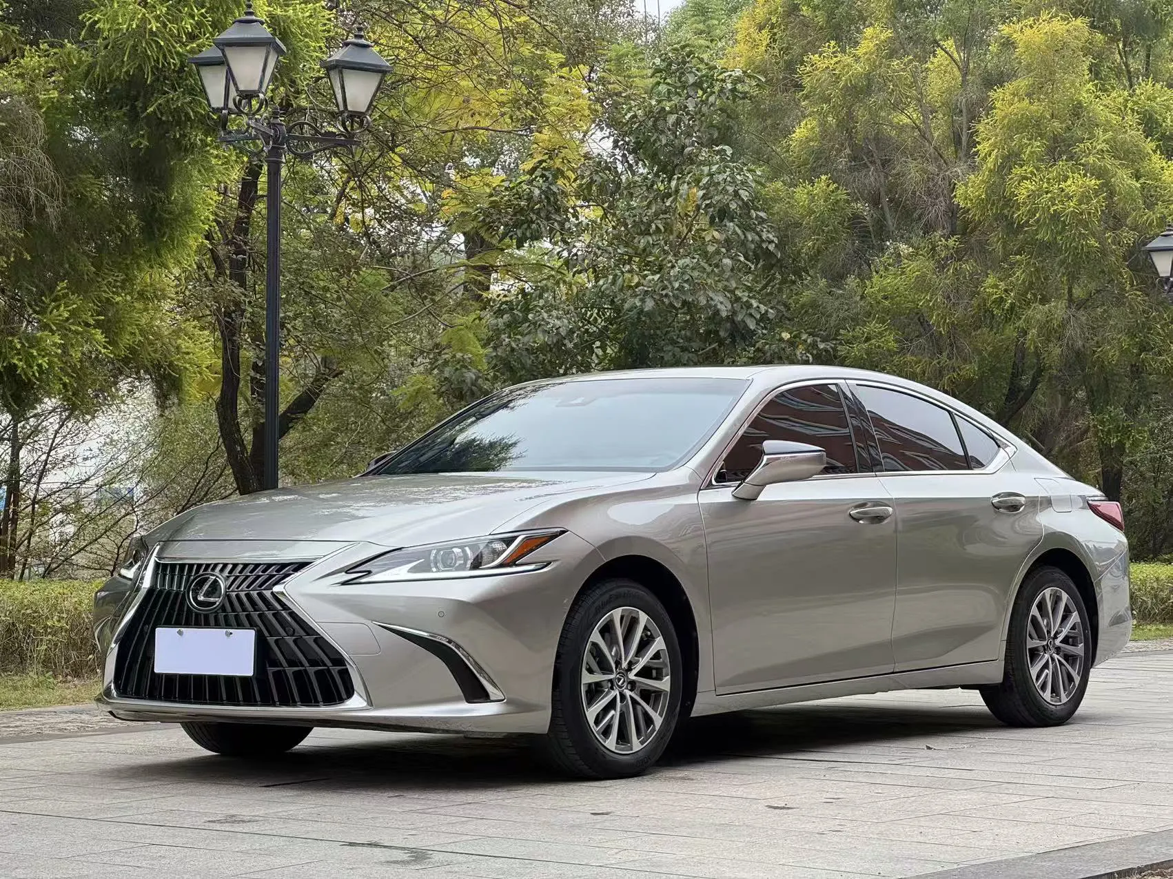 Lexus ES 200
